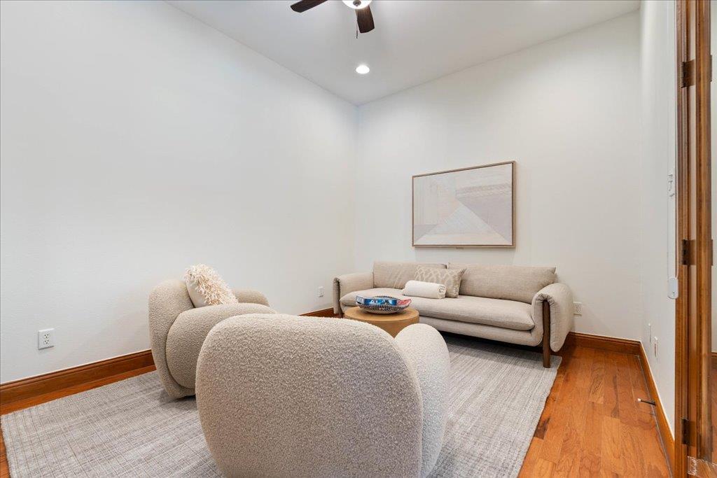 1525 Springlake Dr, Dripping Springs, TX 78620