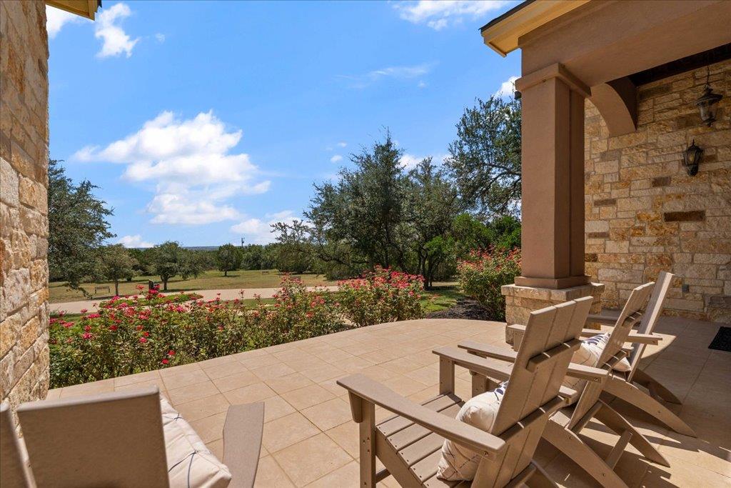 1525 Springlake Dr, Dripping Springs, TX 78620