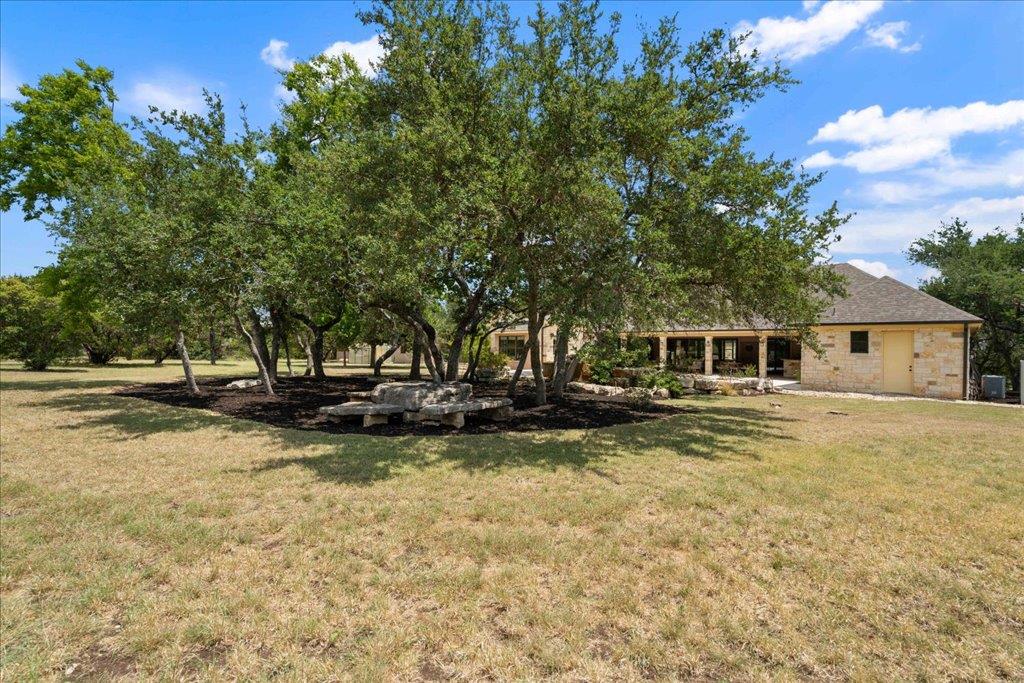 1525 Springlake Dr, Dripping Springs, TX 78620