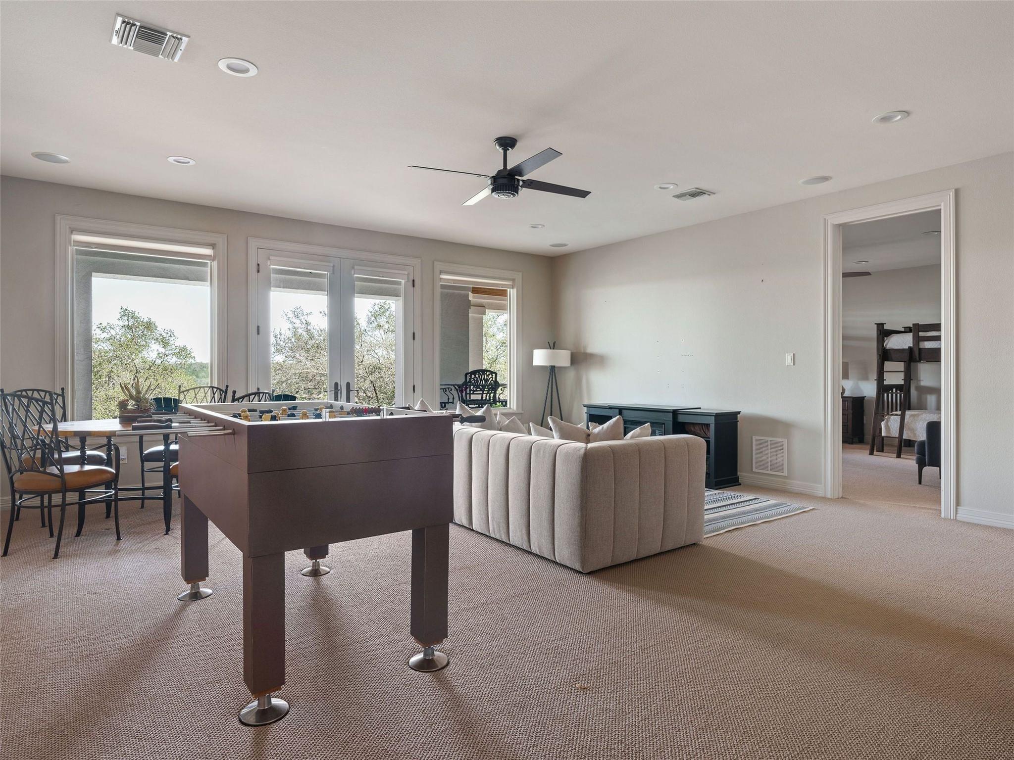 601 Wesley Ridge Dr, Spicewood, TX 78669