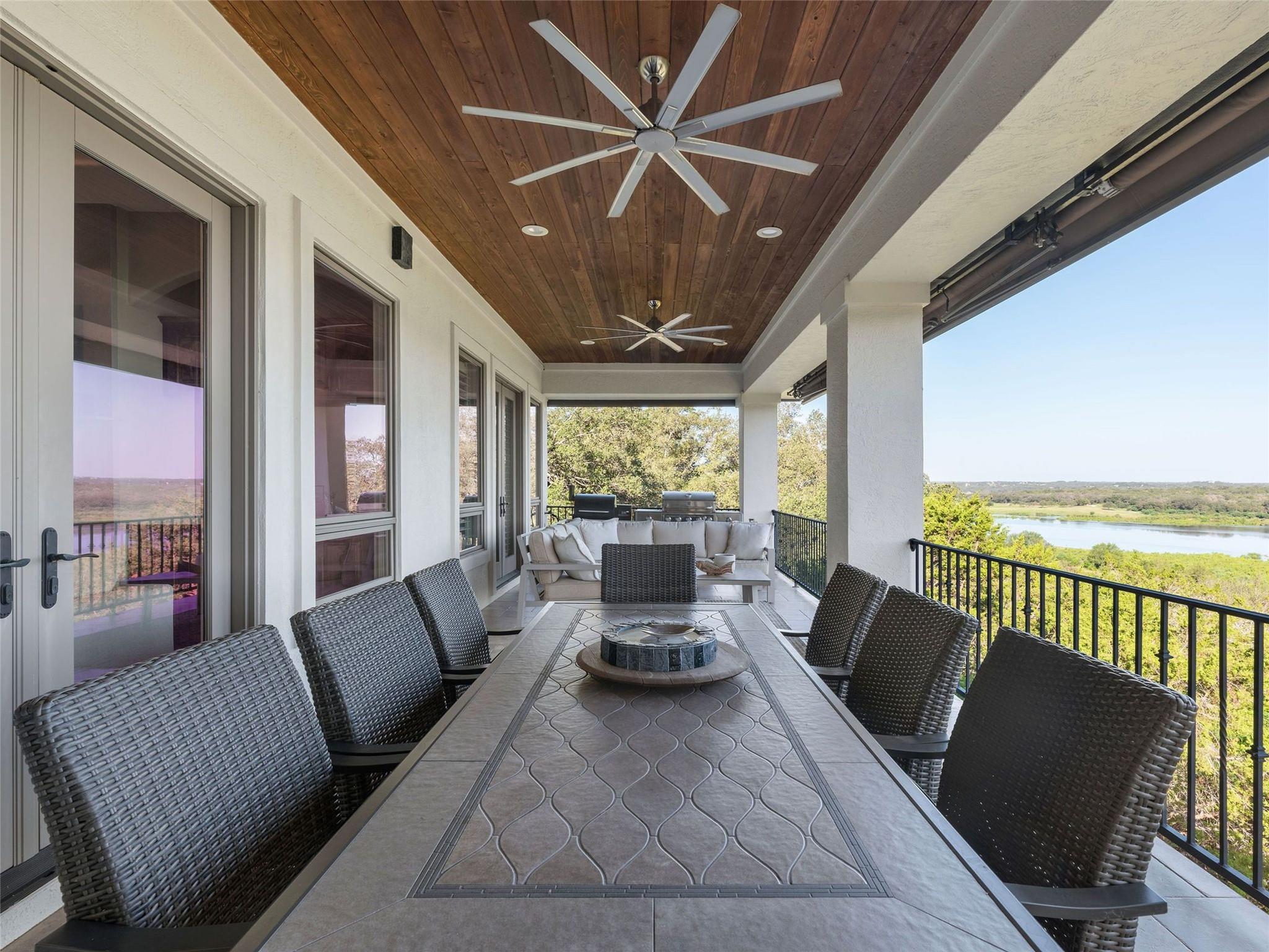 601 Wesley Ridge Dr, Spicewood, TX 78669