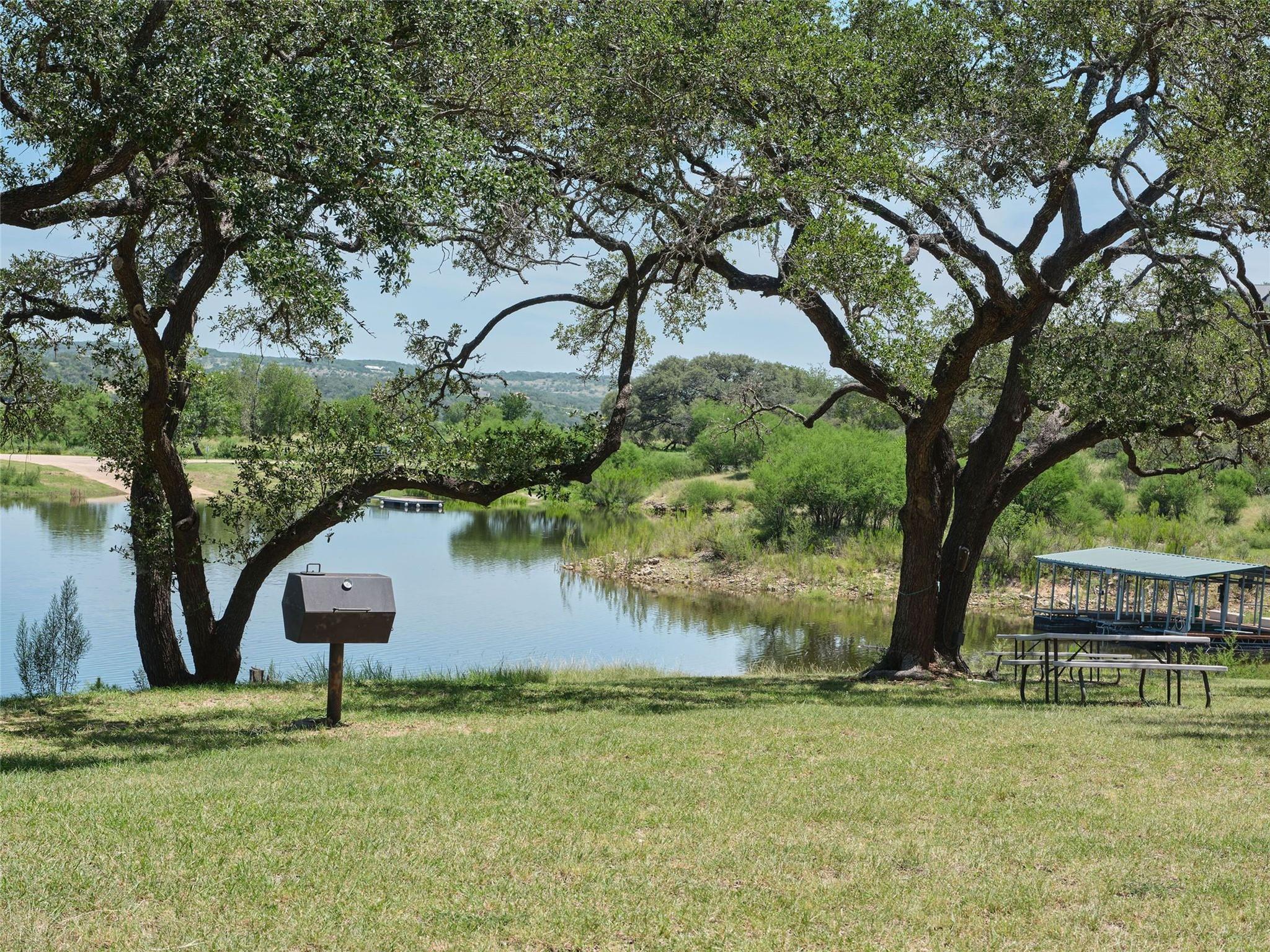 601 Wesley Ridge Dr, Spicewood, TX 78669