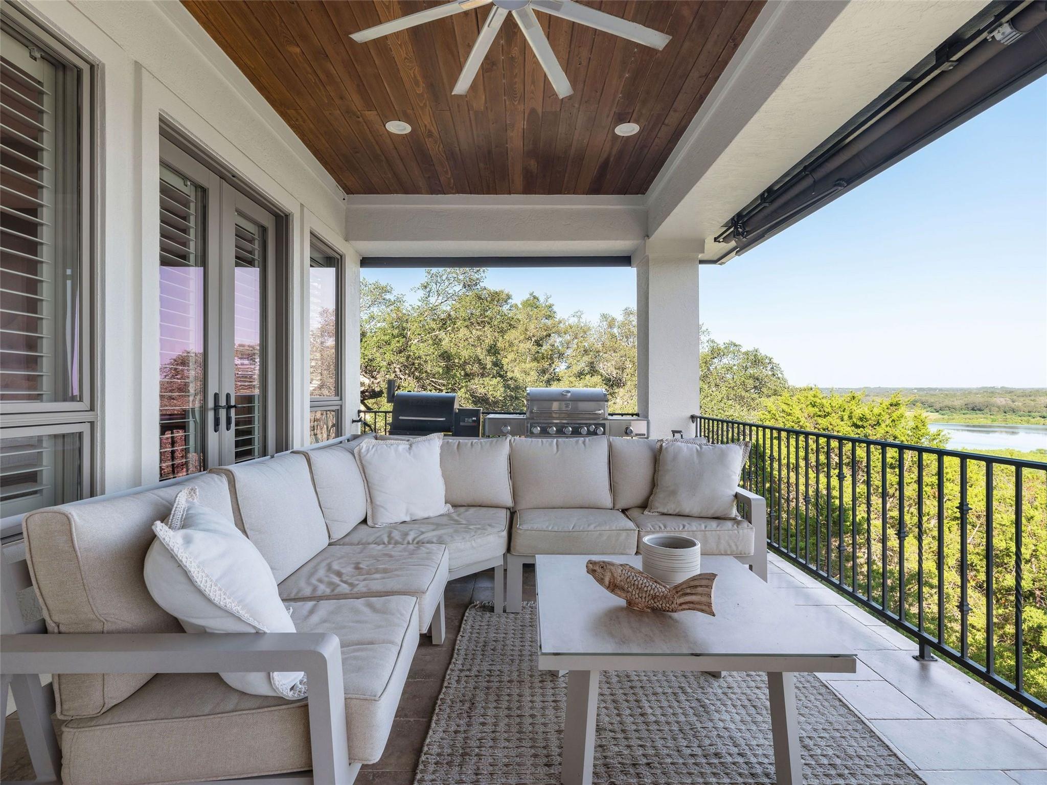 601 Wesley Ridge Dr, Spicewood, TX 78669