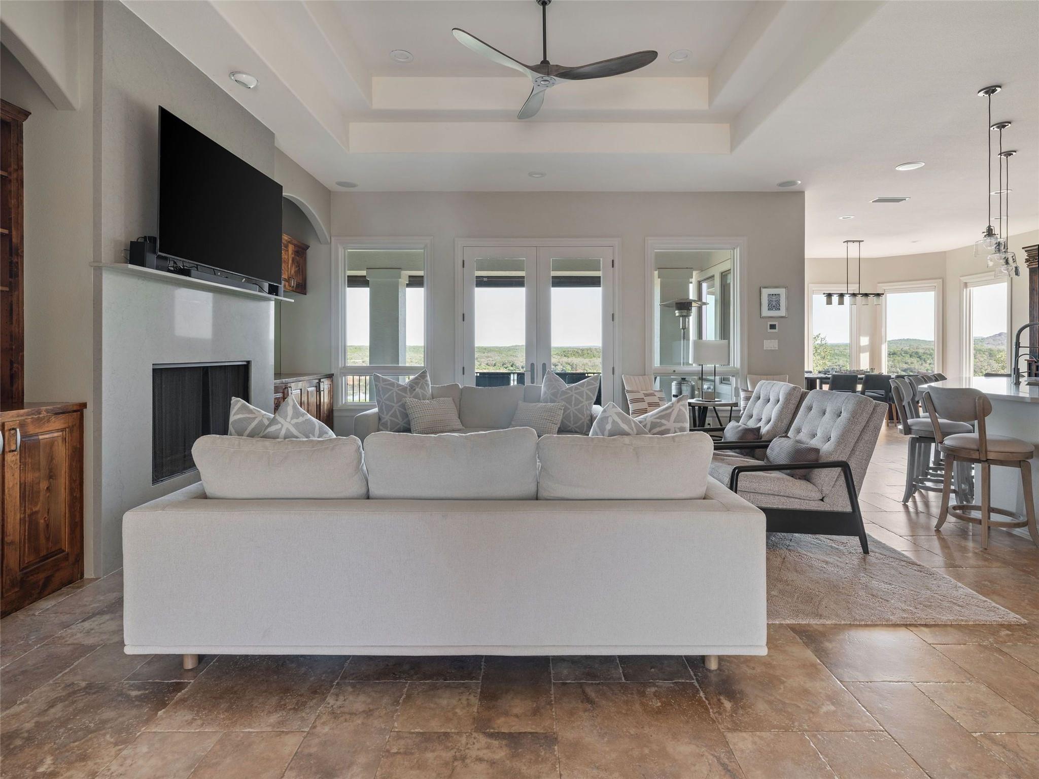 601 Wesley Ridge Dr, Spicewood, TX 78669