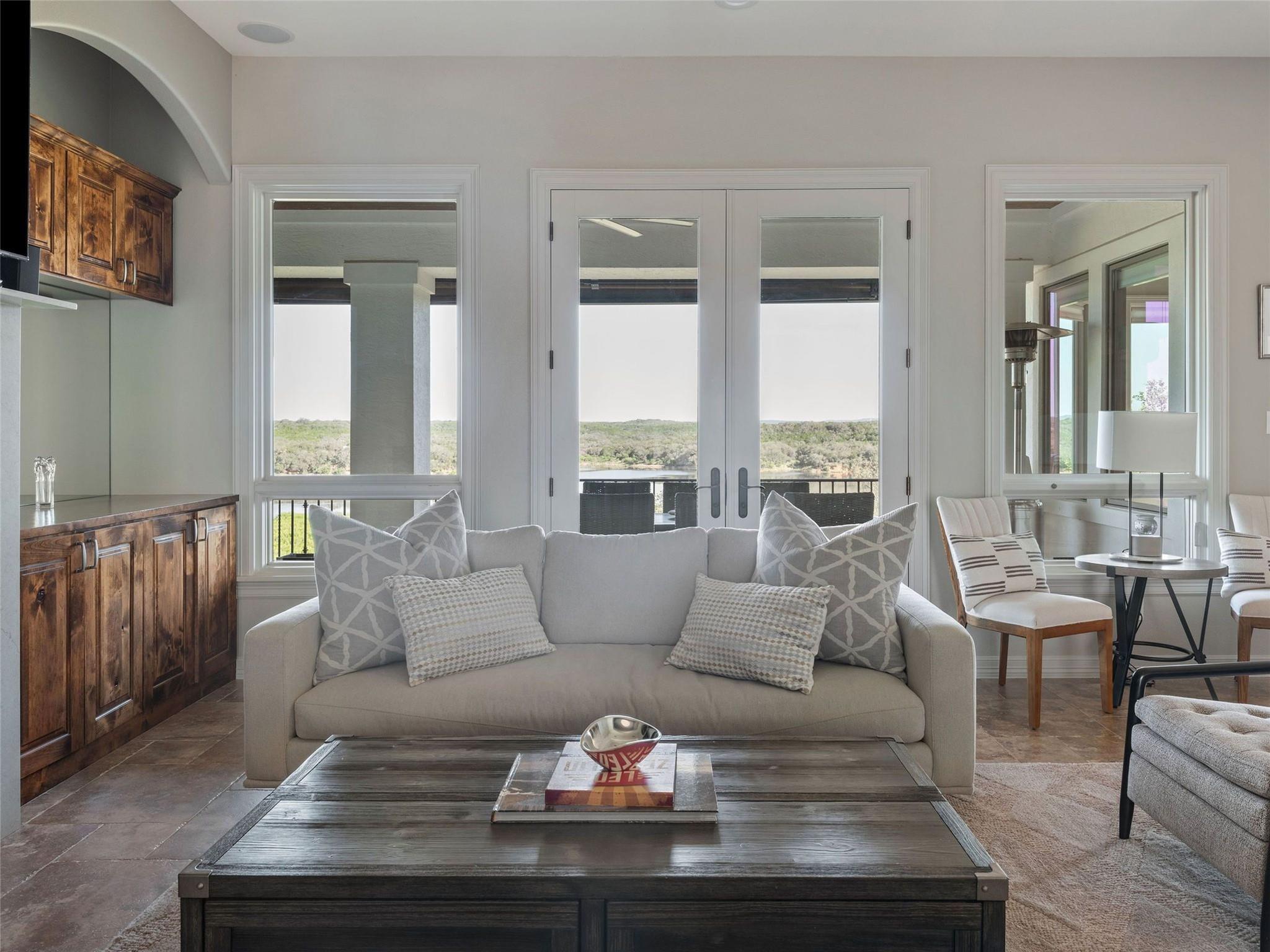 601 Wesley Ridge Dr, Spicewood, TX 78669