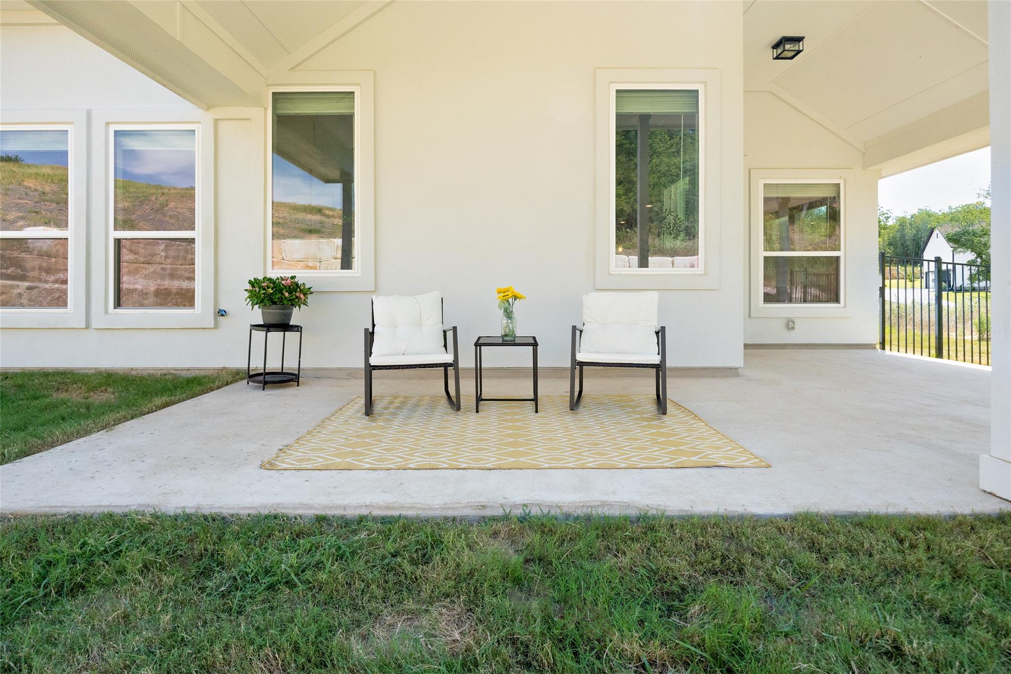 104 Bateleurefrey Cv, Cedar Creek, TX 78612