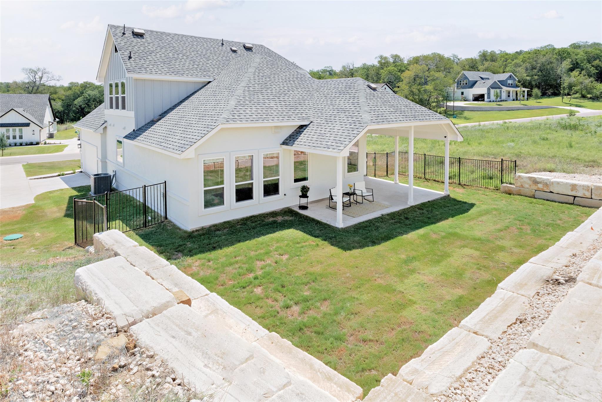 104 Bateleurefrey Cv, Cedar Creek, TX 78612