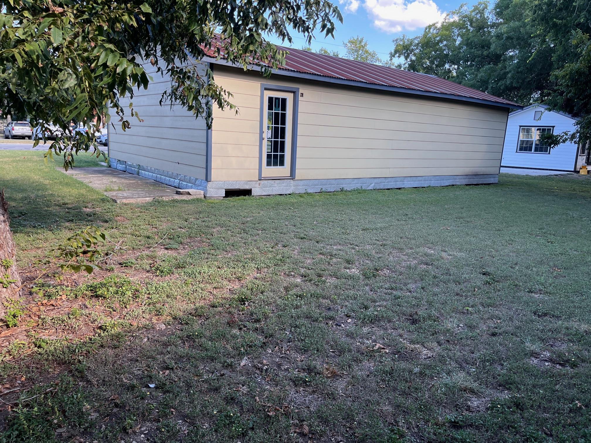 115 Guadalupe St, Lockhart, TX 78644