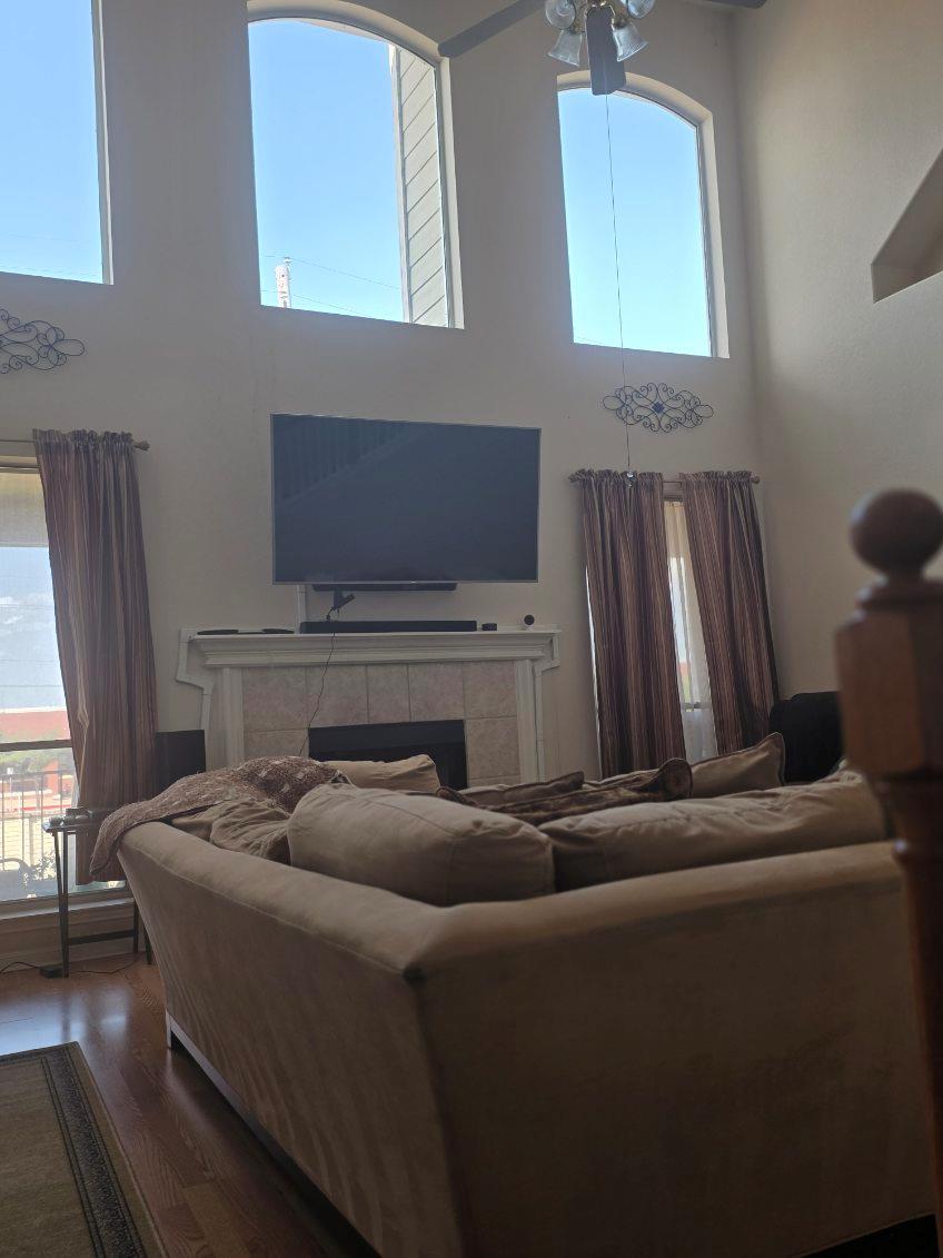 606 Point Run Dr, Pflugerville, TX 78660