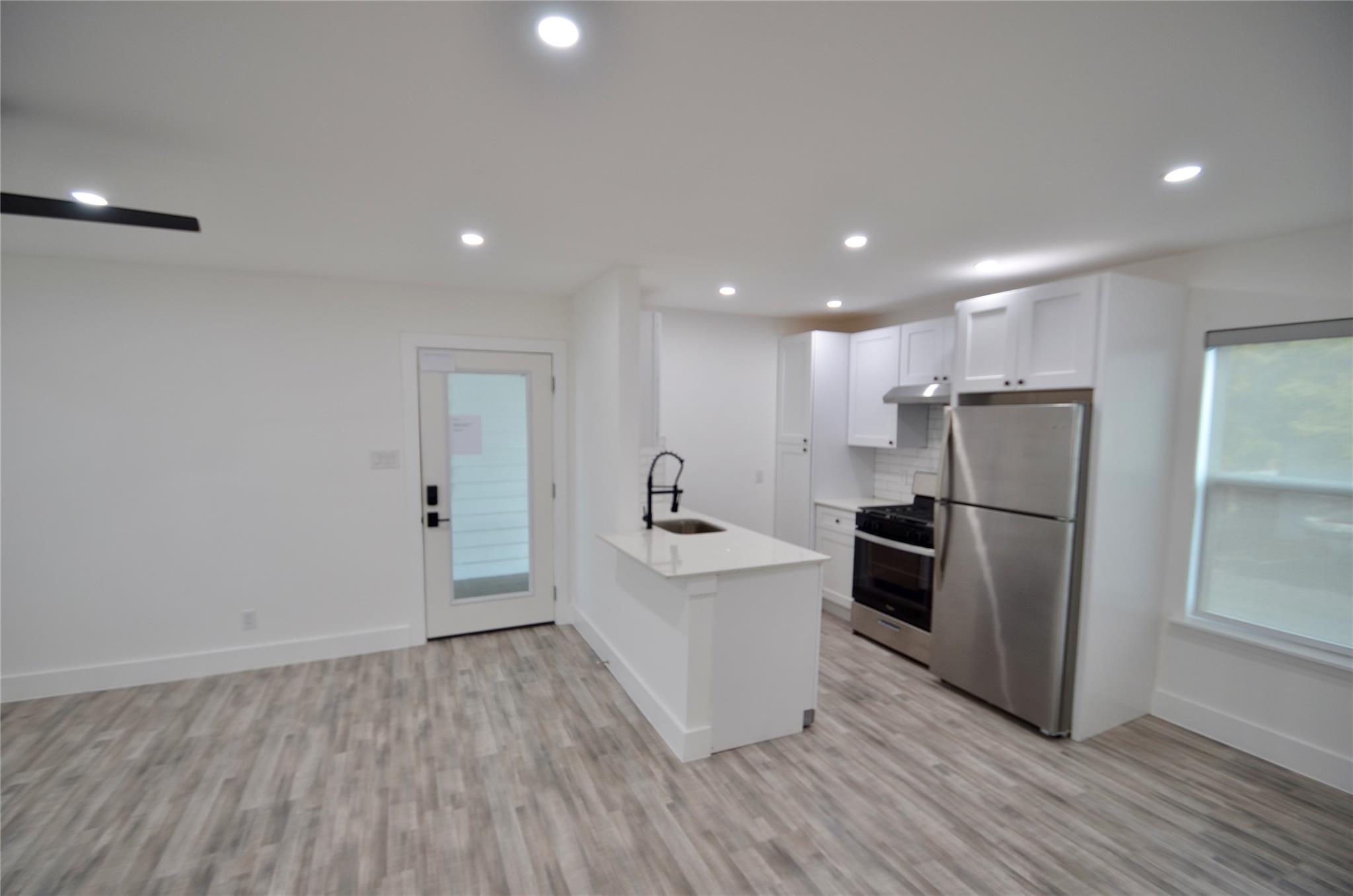 1200 E 52nd St # 208, Austin, TX 78723