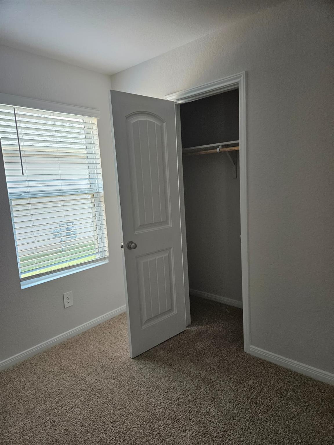 412 Aylor Way, Lockhart, TX 78644