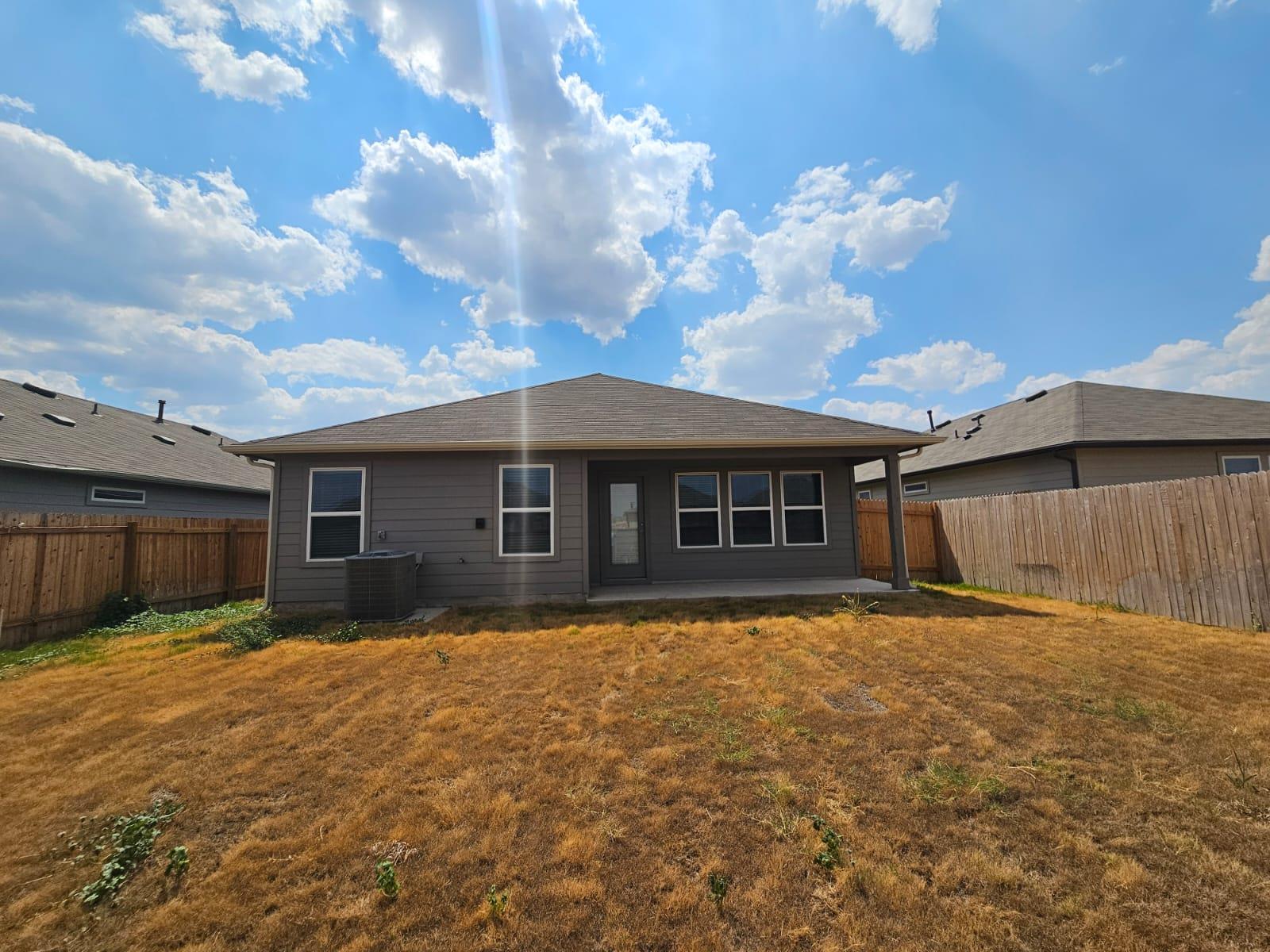 412 Aylor Way, Lockhart, TX 78644