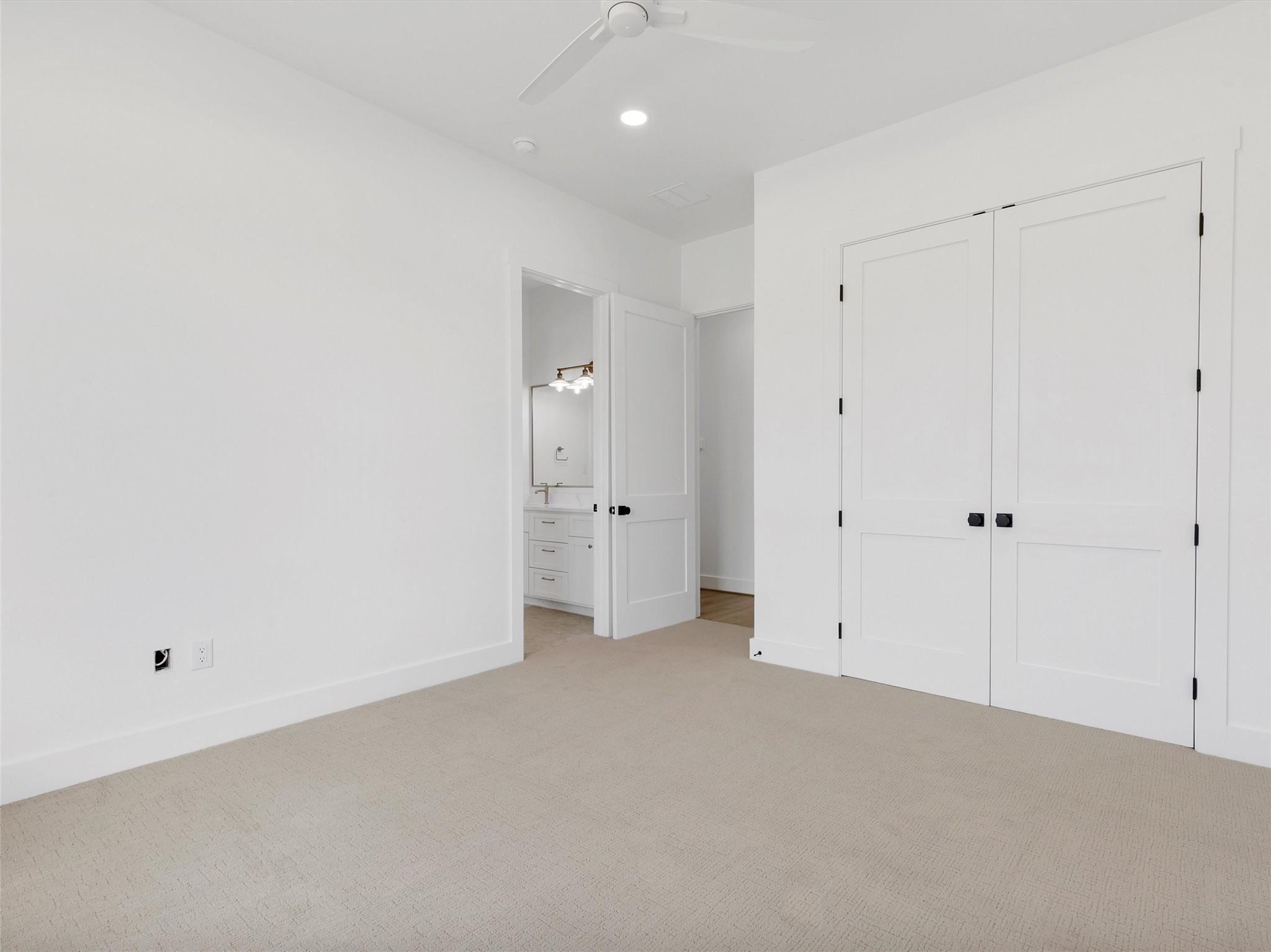 259 Hydrangea Dr, Smithville, TX 78957