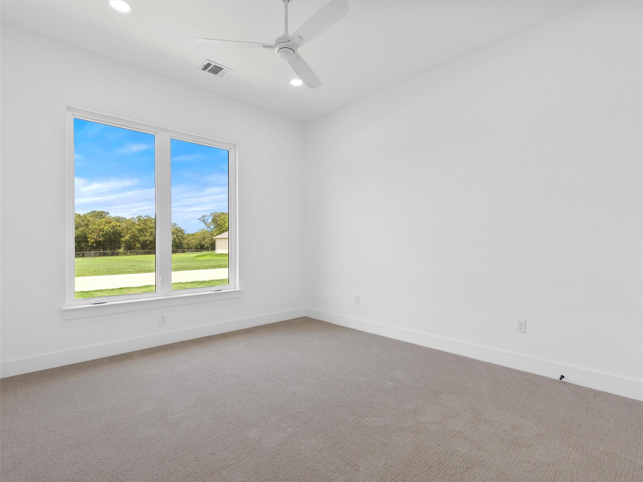 259 Hydrangea Dr, Smithville, TX 78957