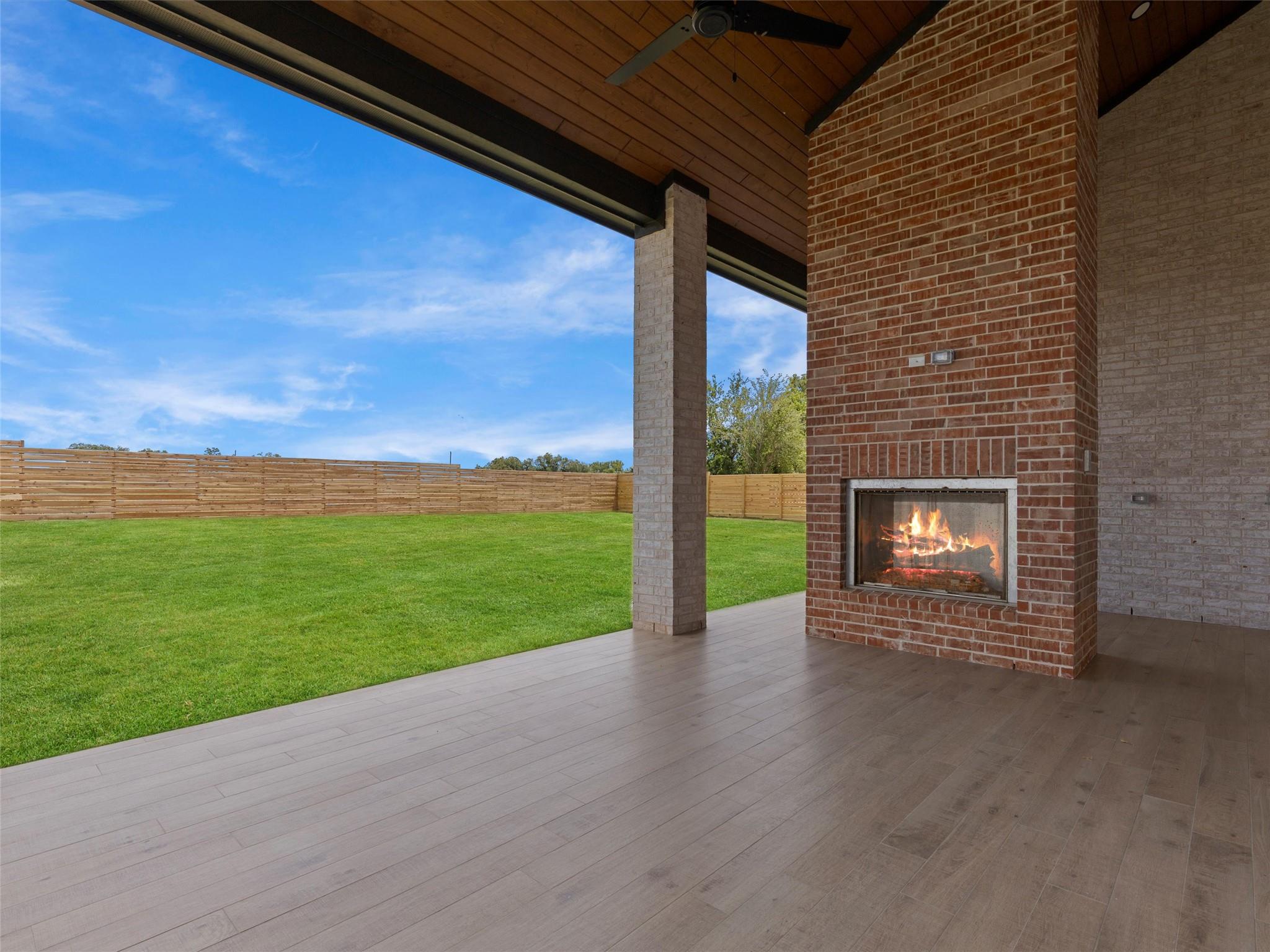 259 Hydrangea Dr, Smithville, TX 78957