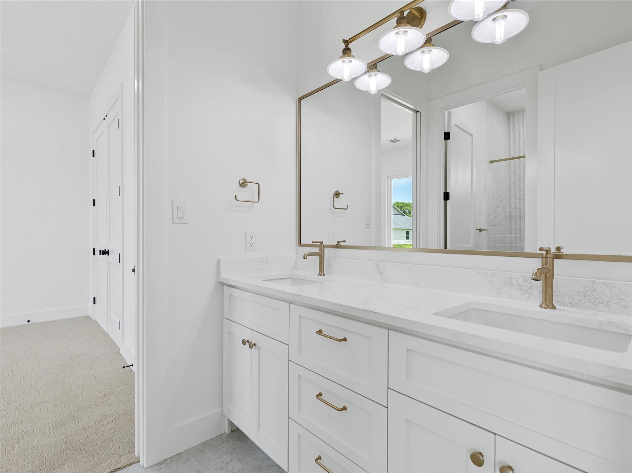 259 Hydrangea Dr, Smithville, TX 78957