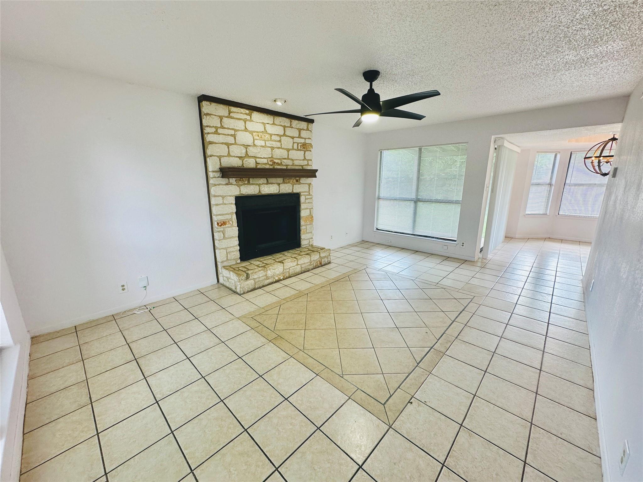 1002 Ridgemont St, Round Rock, TX 78664