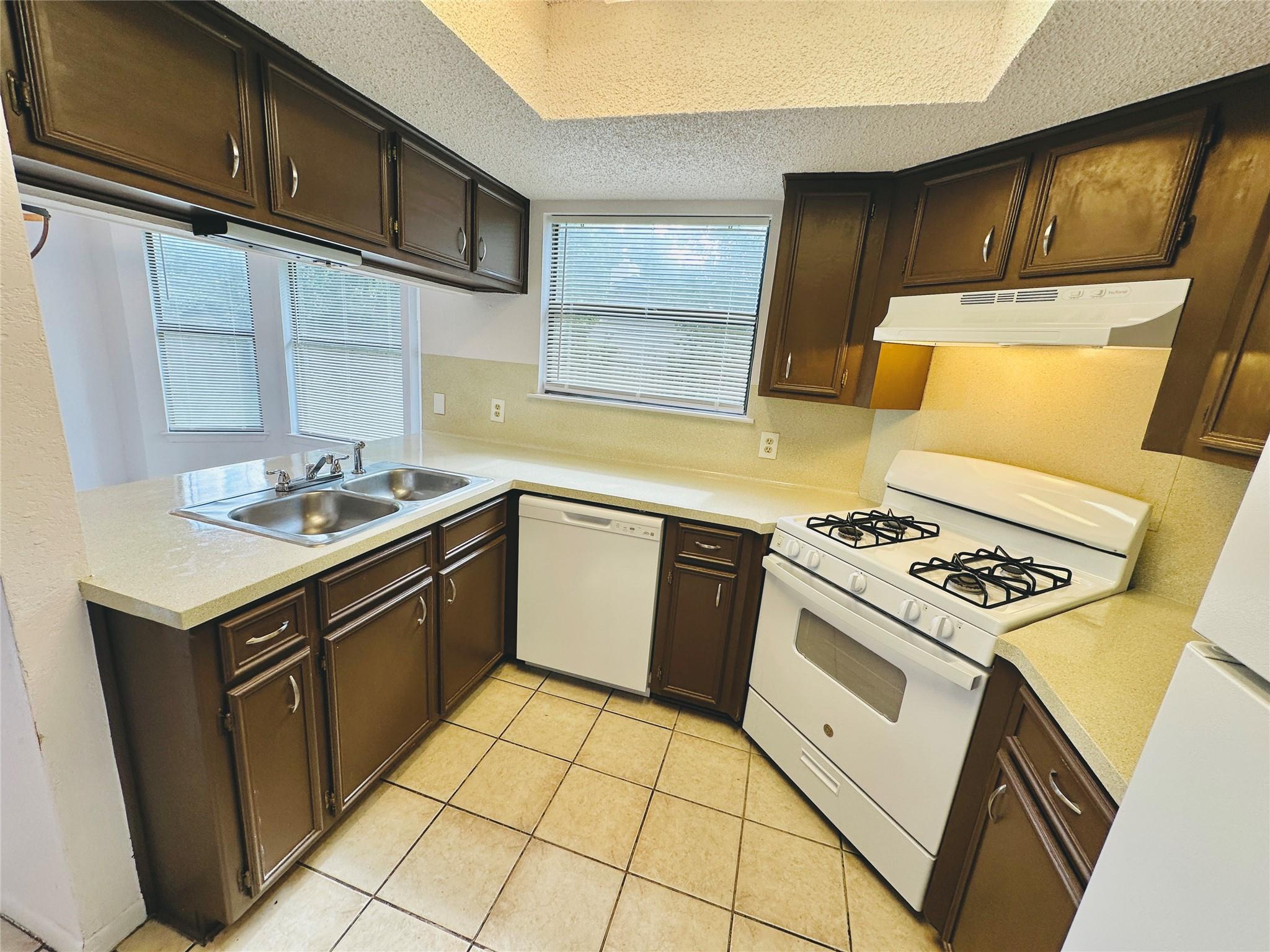 1002 Ridgemont St, Round Rock, TX 78664