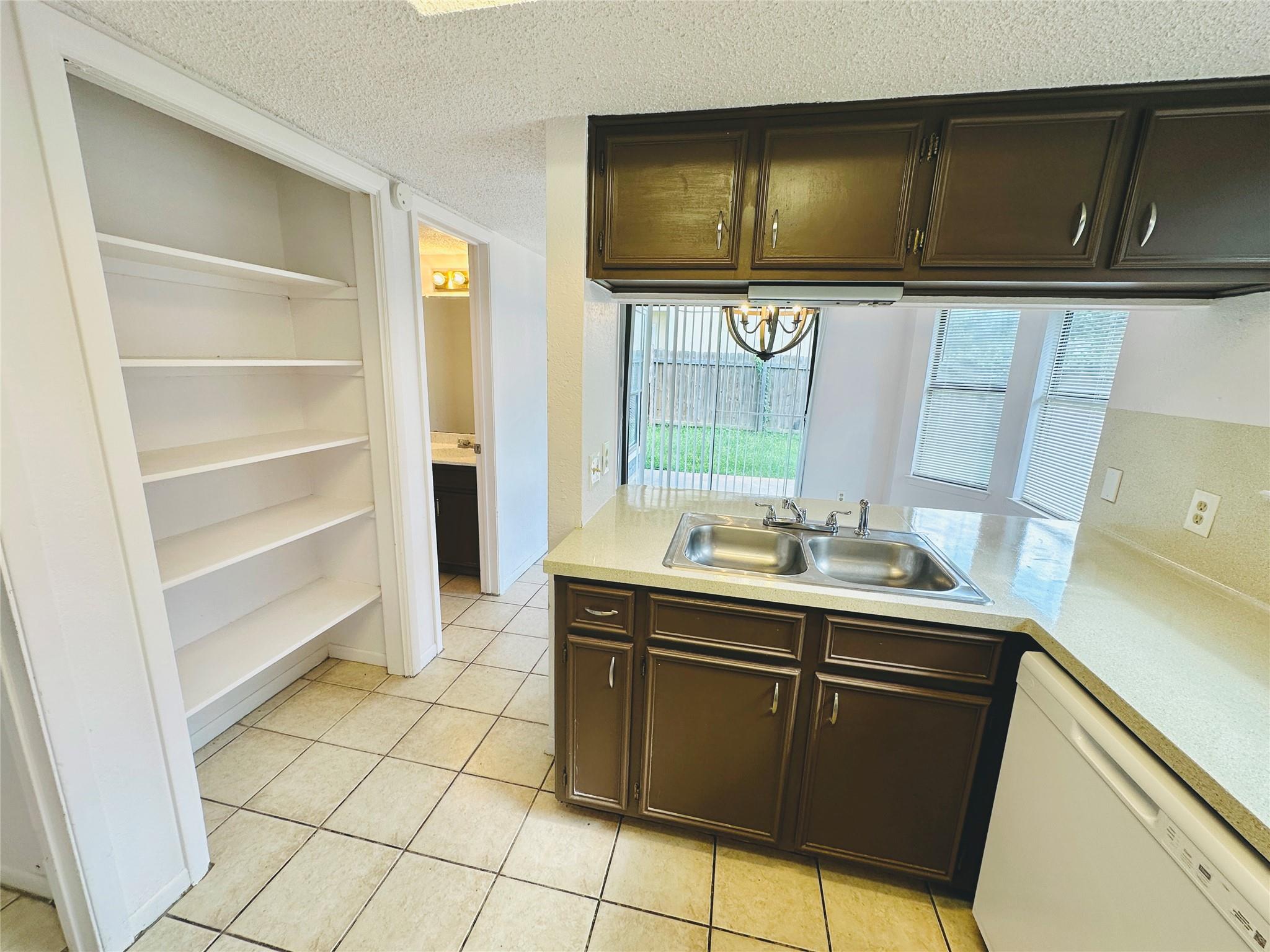 1002 Ridgemont St, Round Rock, TX 78664