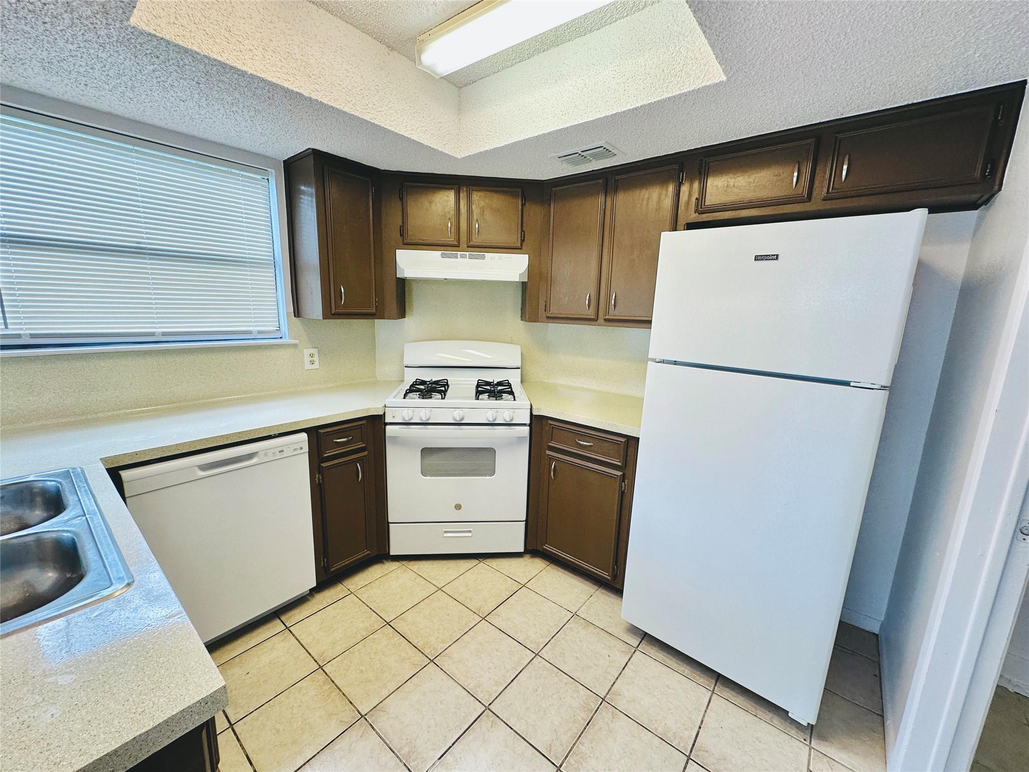 1002 Ridgemont St, Round Rock, TX 78664