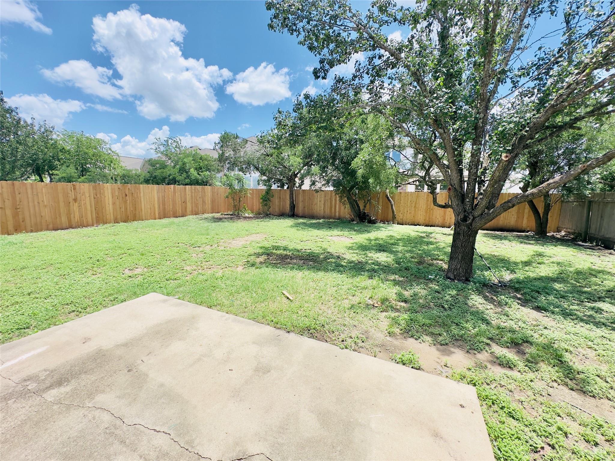 1900 Grassland Dr, Leander, TX 78641