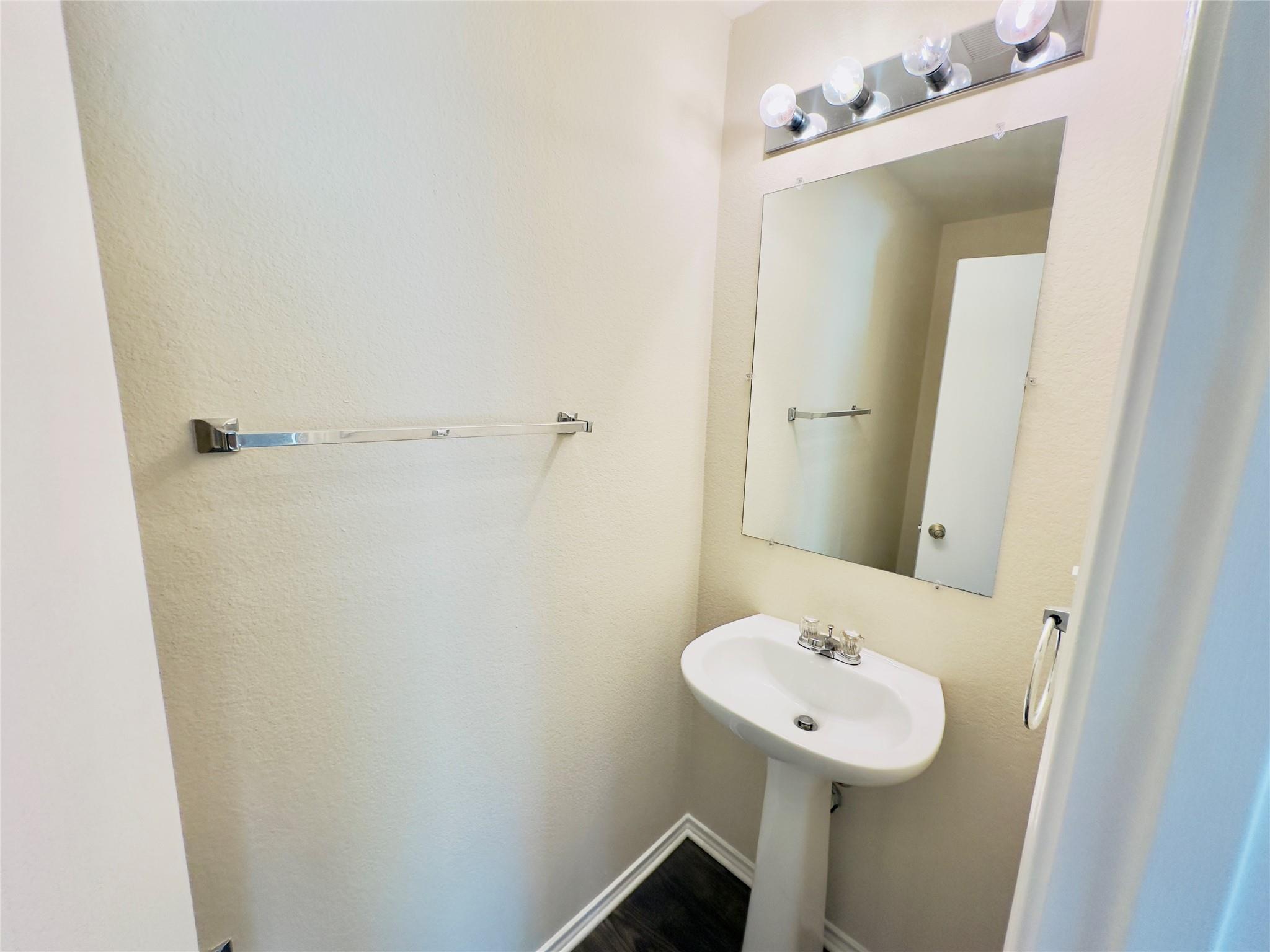 1900 Grassland Dr, Leander, TX 78641