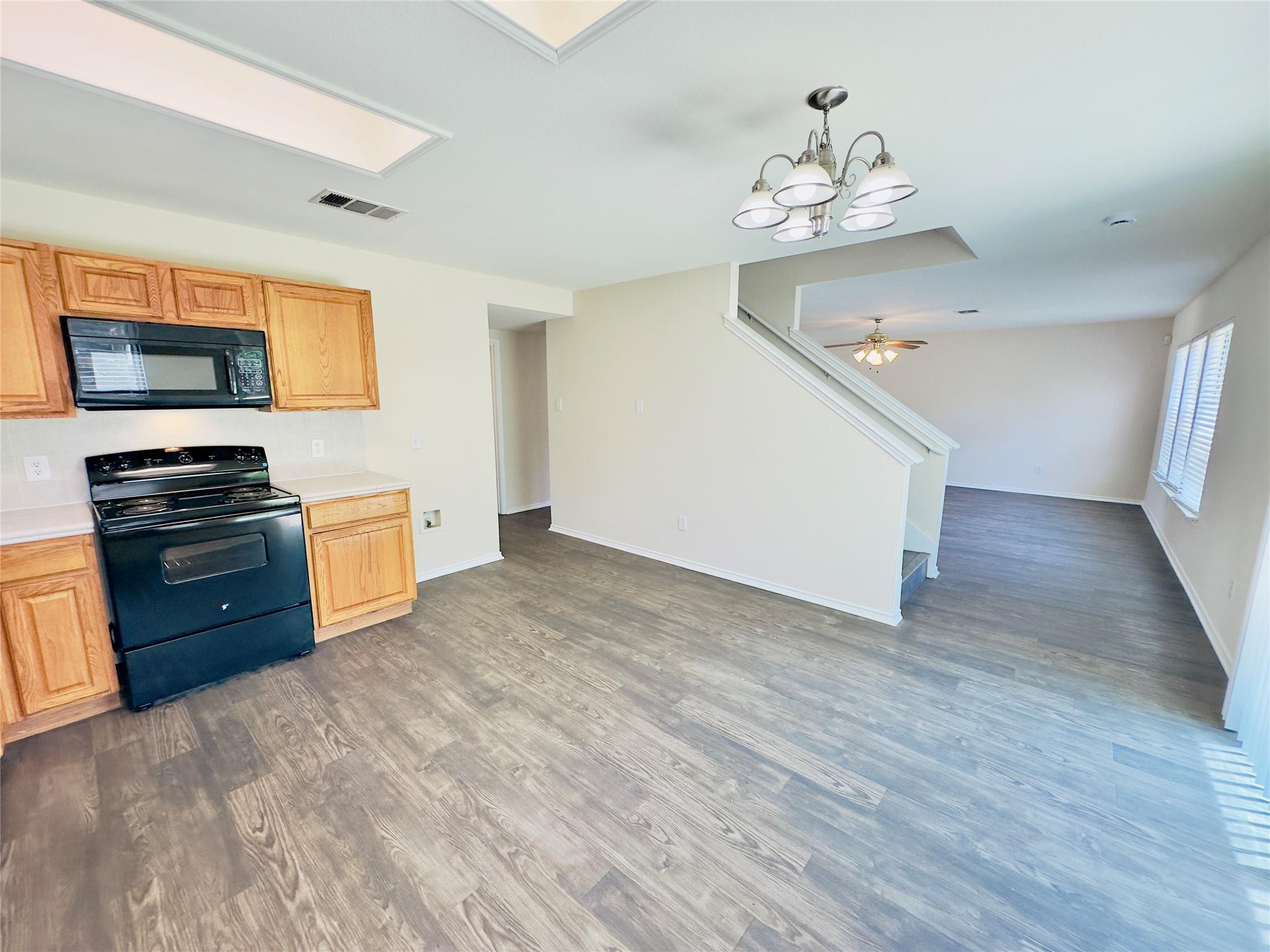 1900 Grassland Dr, Leander, TX 78641