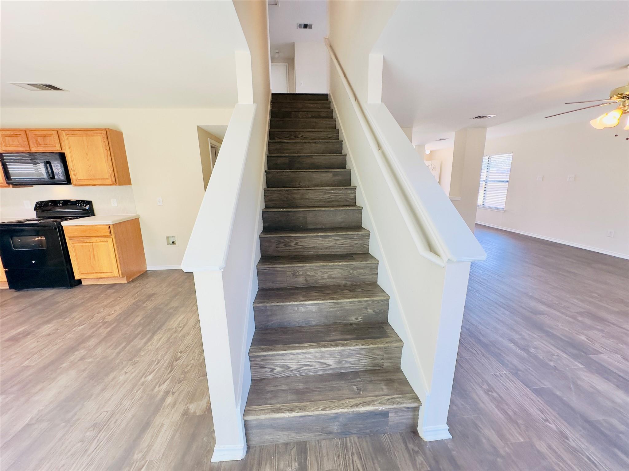 1900 Grassland Dr, Leander, TX 78641