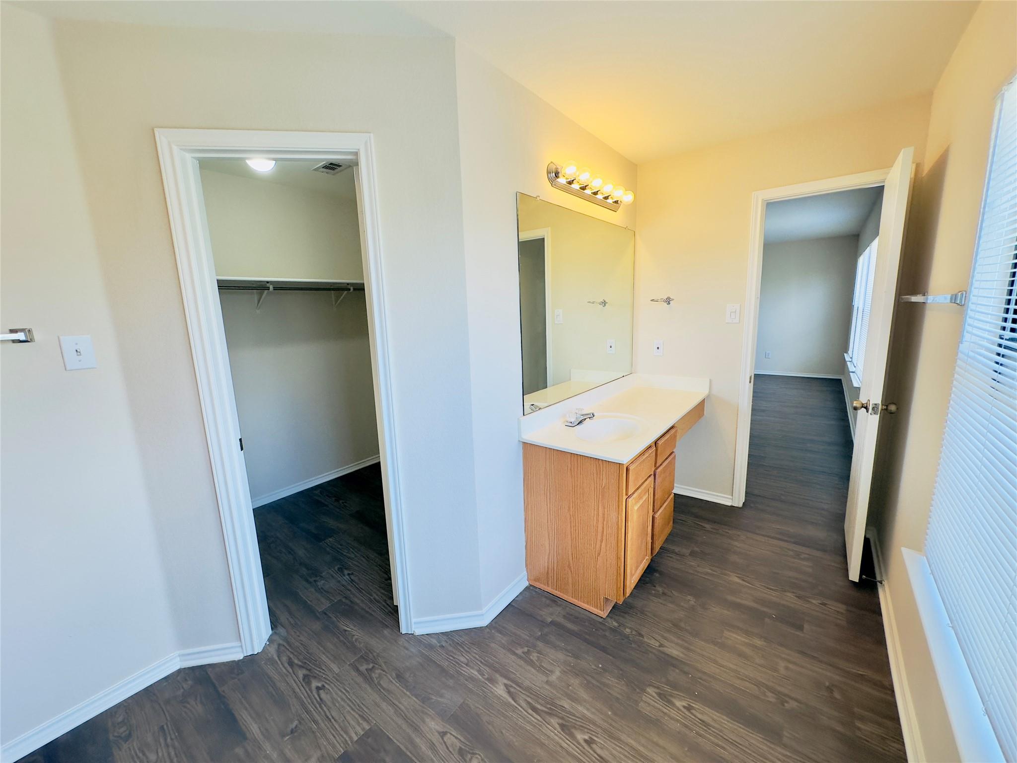 1900 Grassland Dr, Leander, TX 78641