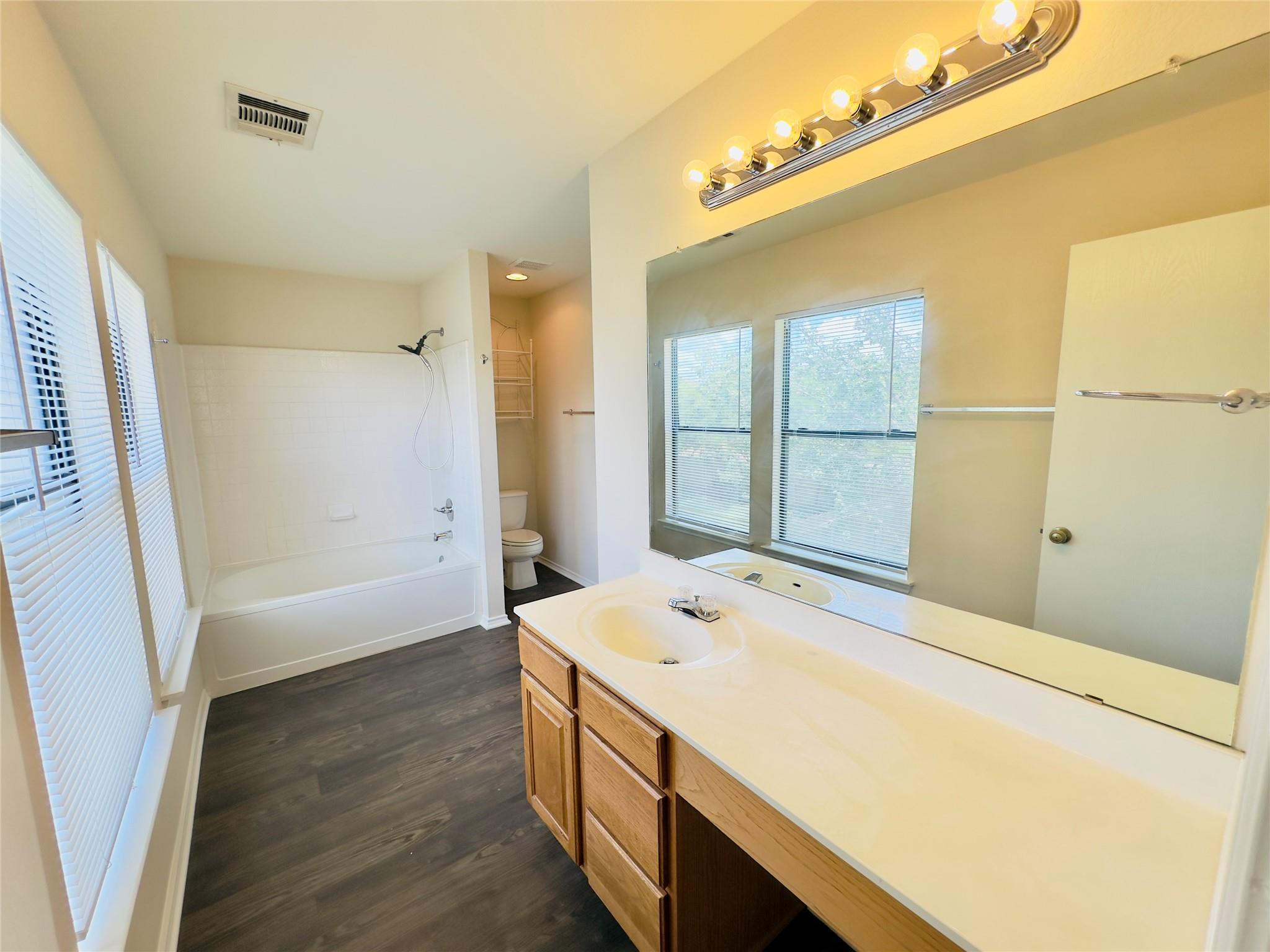 1900 Grassland Dr, Leander, TX 78641