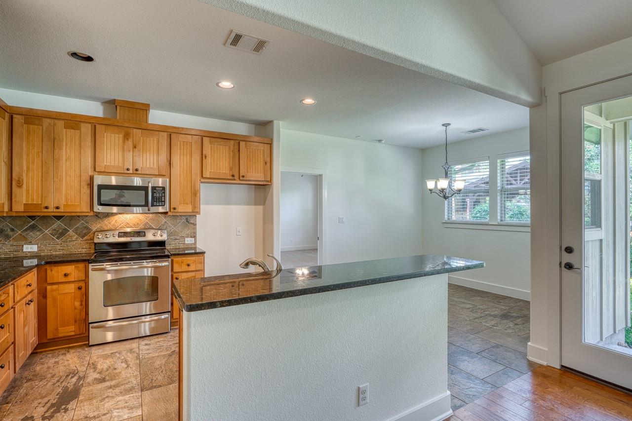 706 Rogart Dr, Spicewood, TX 78669