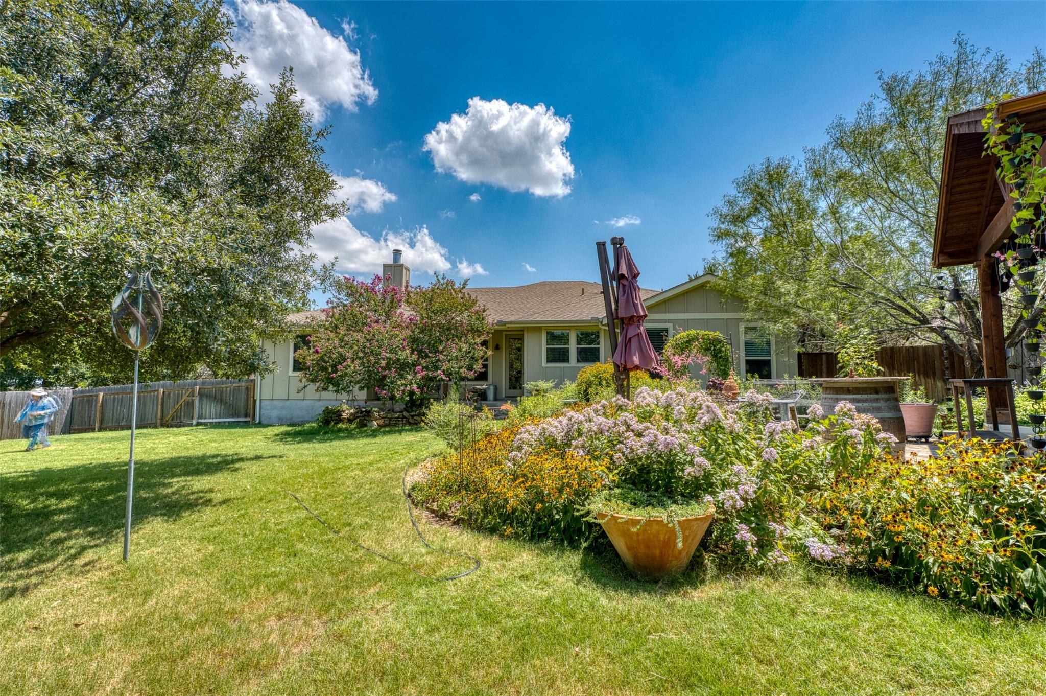 706 Rogart Dr, Spicewood, TX 78669