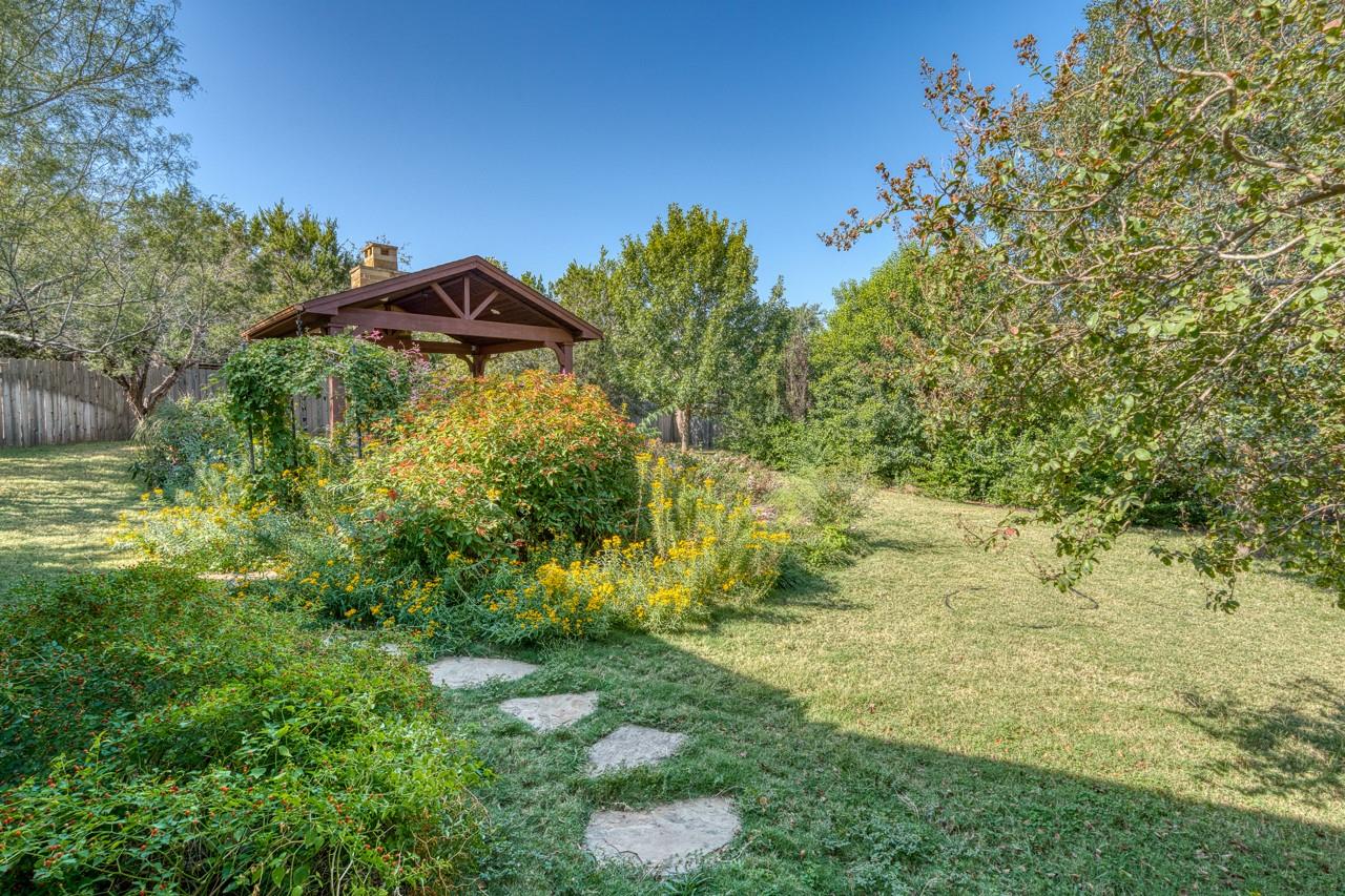 706 Rogart Dr, Spicewood, TX 78669