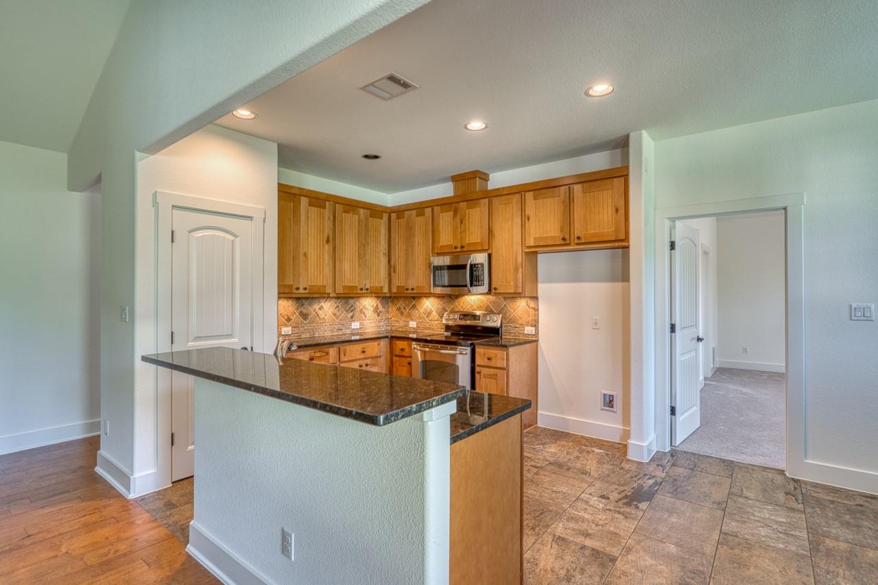 706 Rogart Dr, Spicewood, TX 78669