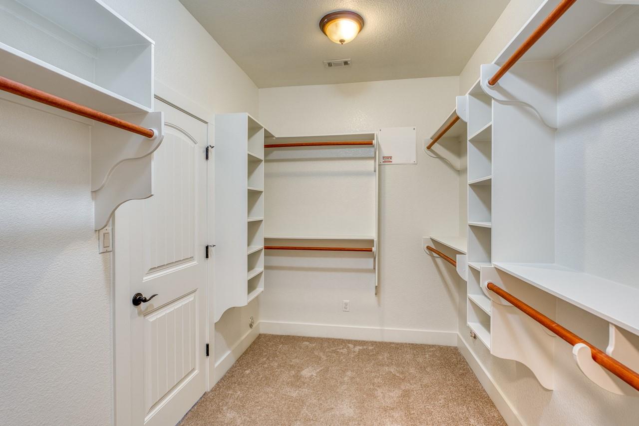 706 Rogart Dr, Spicewood, TX 78669