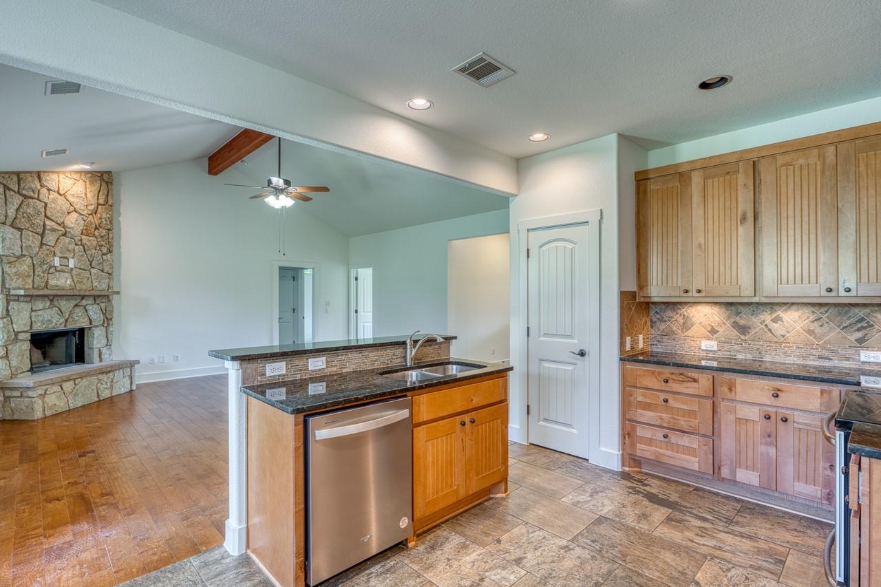 706 Rogart Dr, Spicewood, TX 78669