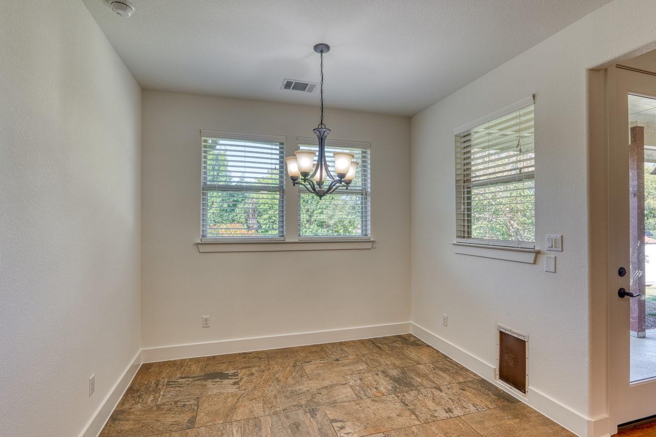 706 Rogart Dr, Spicewood, TX 78669