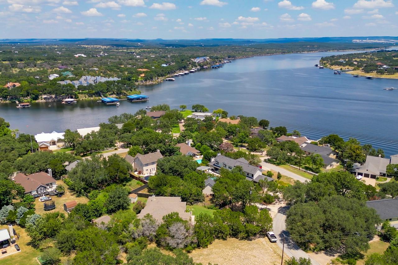 706 Rogart Dr, Spicewood, TX 78669