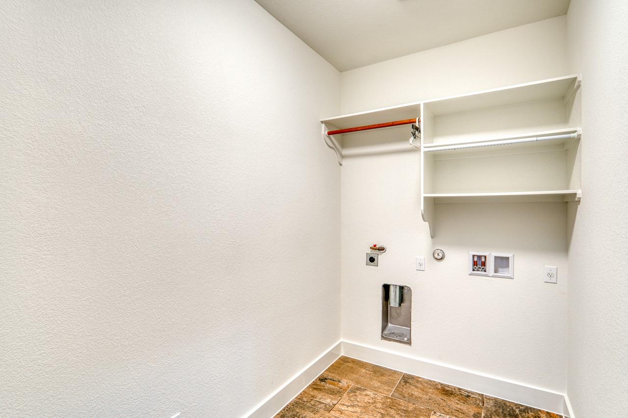 706 Rogart Dr, Spicewood, TX 78669