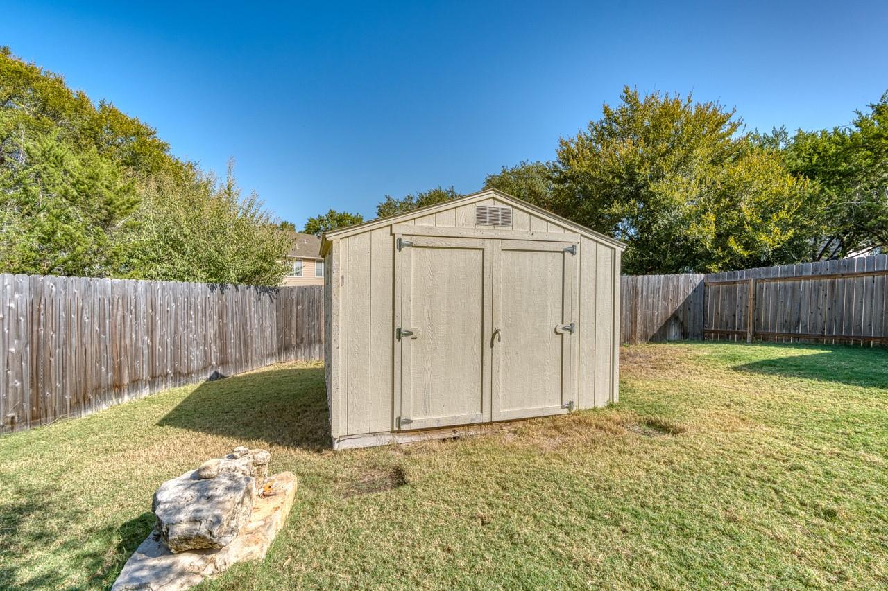 706 Rogart Dr, Spicewood, TX 78669