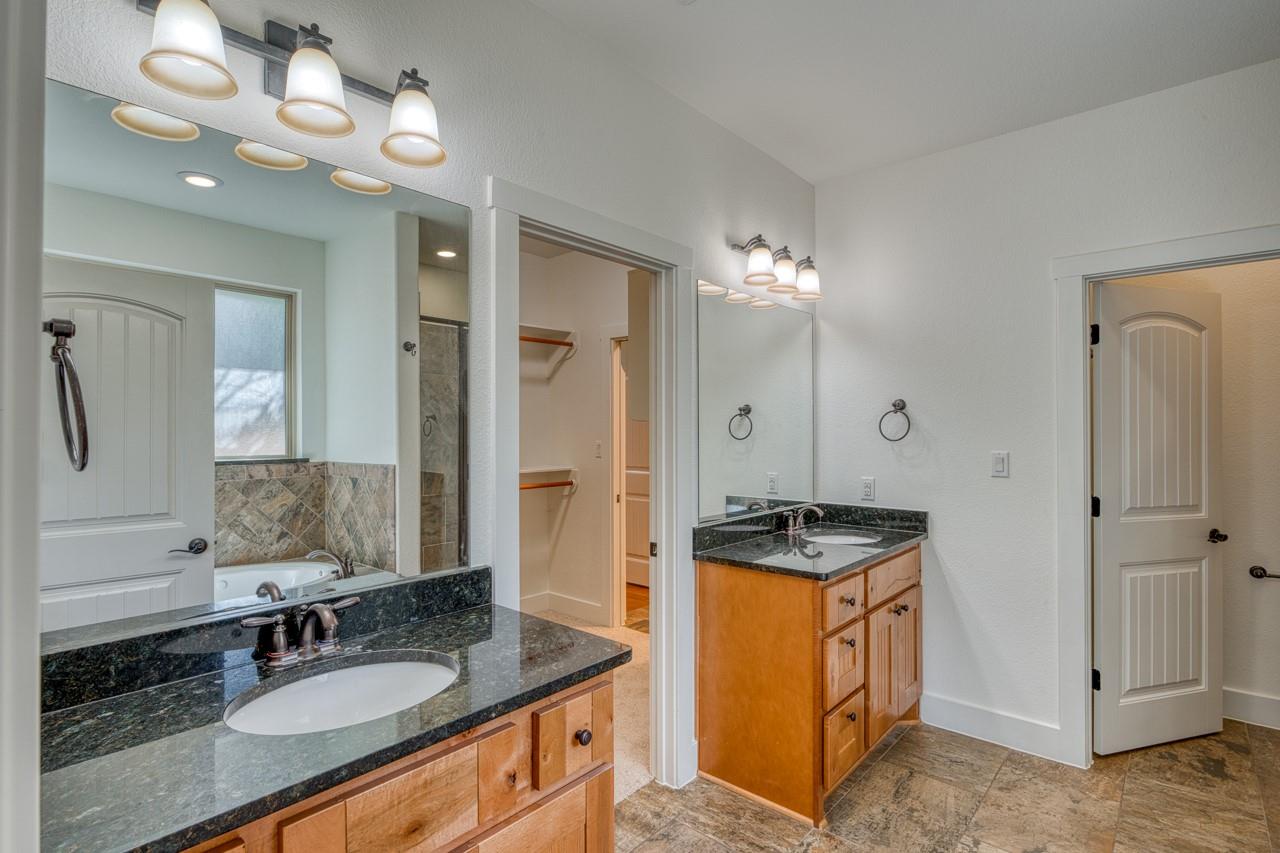 706 Rogart Dr, Spicewood, TX 78669