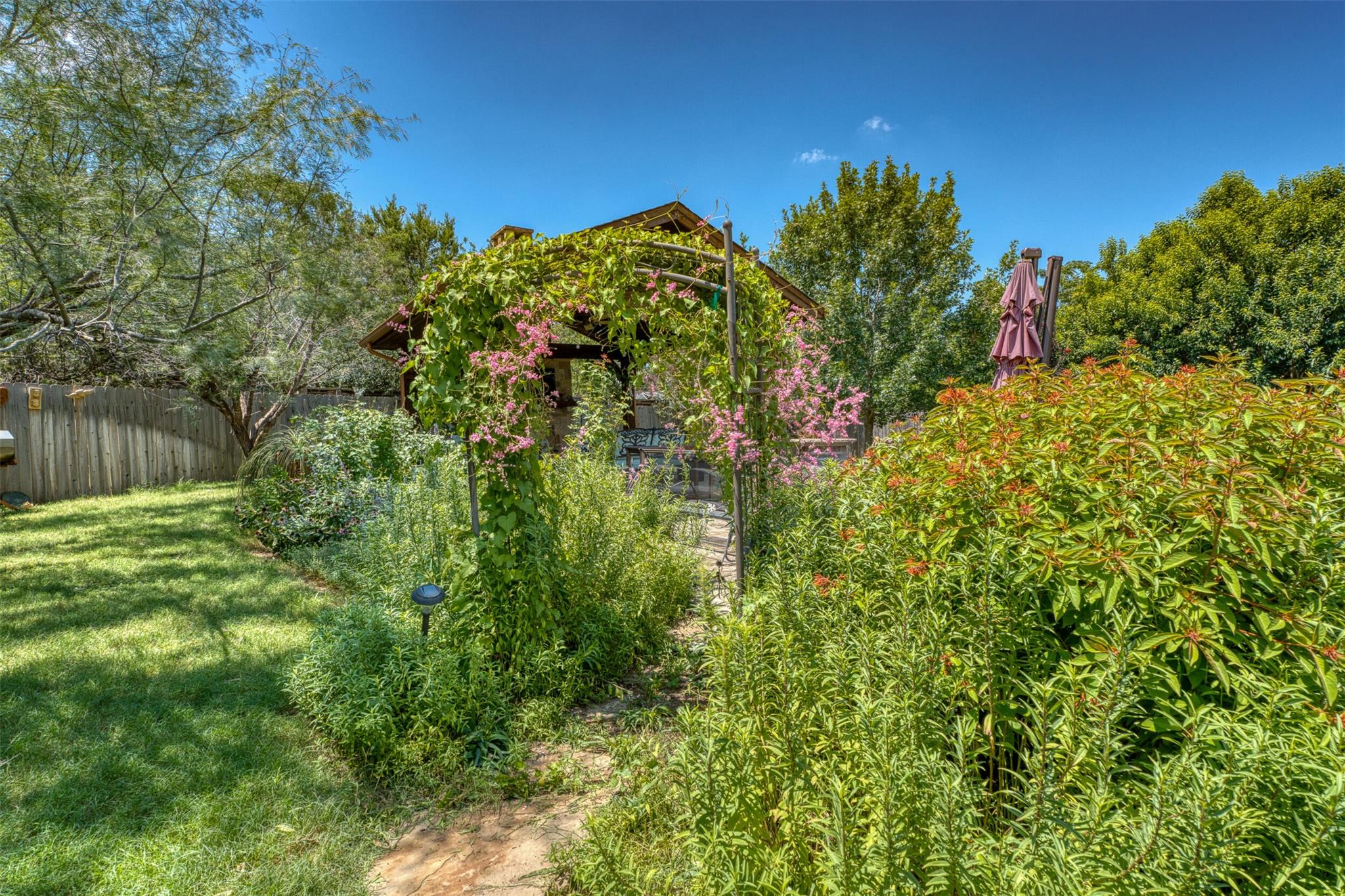 706 Rogart Dr, Spicewood, TX 78669