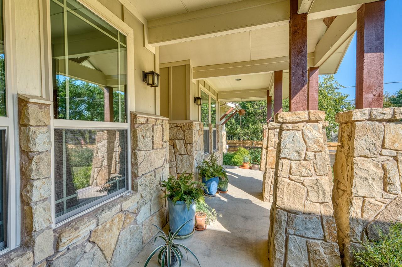 706 Rogart Dr, Spicewood, TX 78669