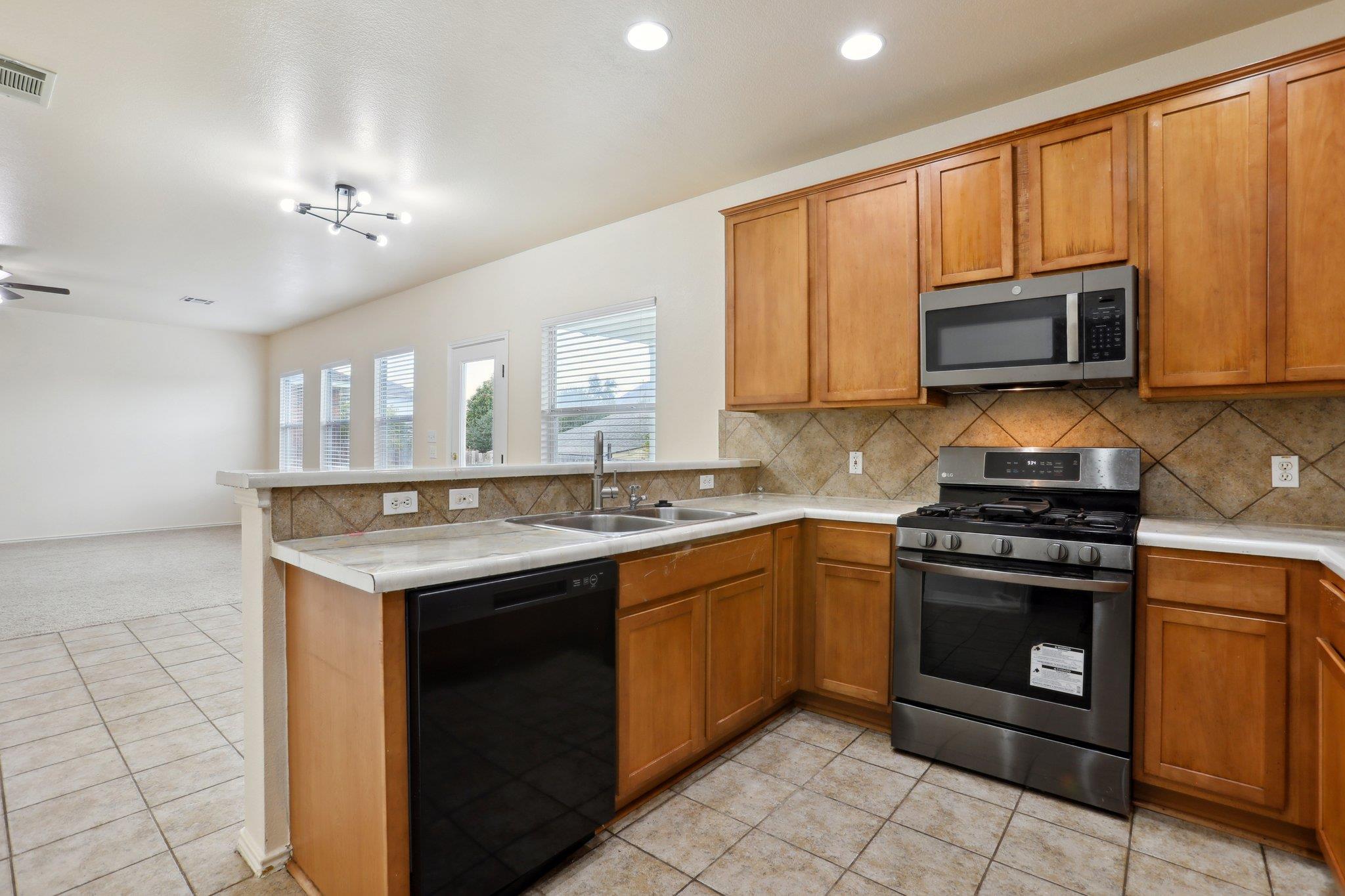 11725 Timber Heights Dr, Austin, TX 78754