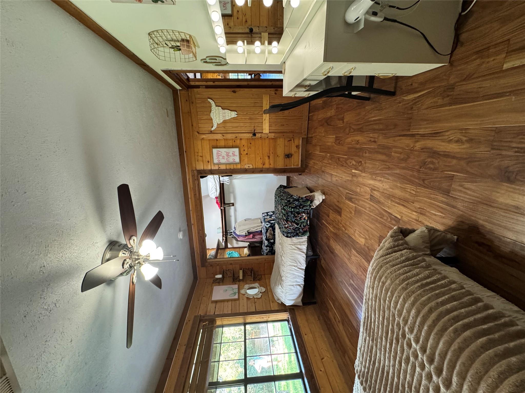 1760 County Road 215, Weimar, TX 78962