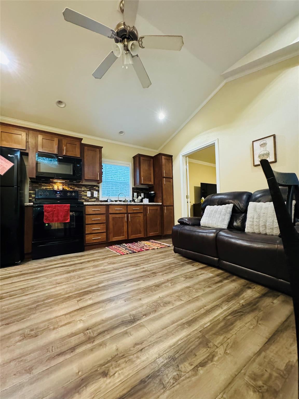 1760 County Road 215, Weimar, TX 78962