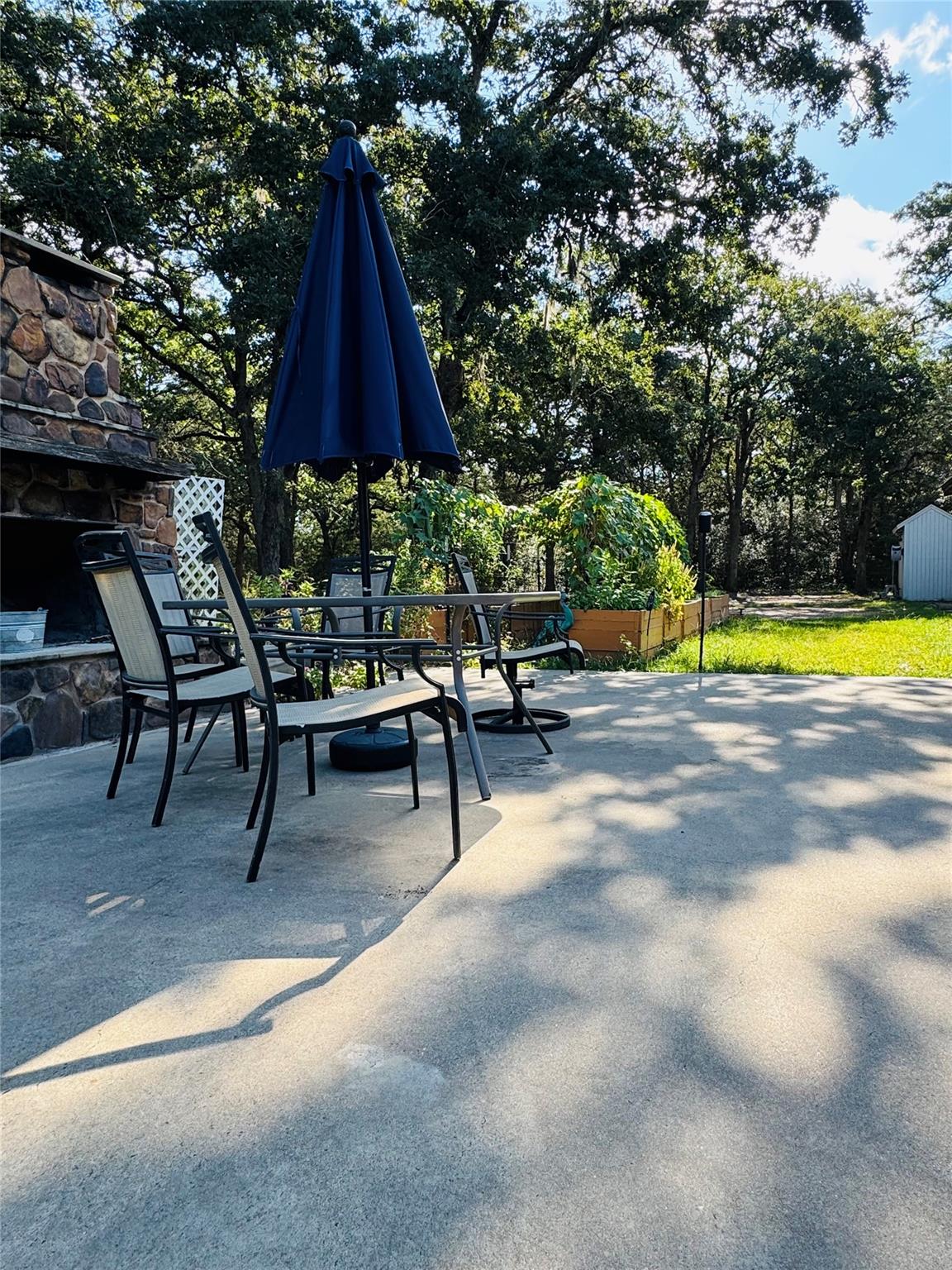 1760 County Road 215, Weimar, TX 78962