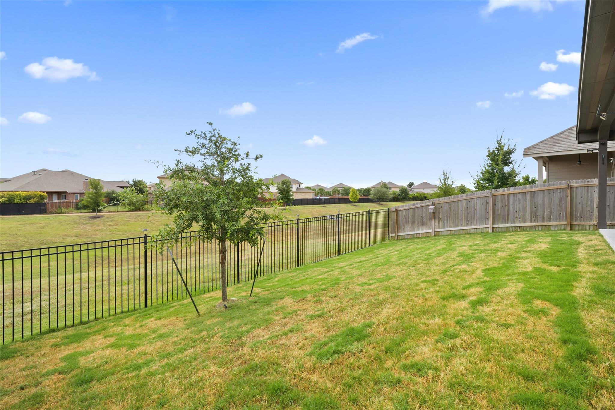 660 Blue Oak Blvd, San Marcos, TX 78666