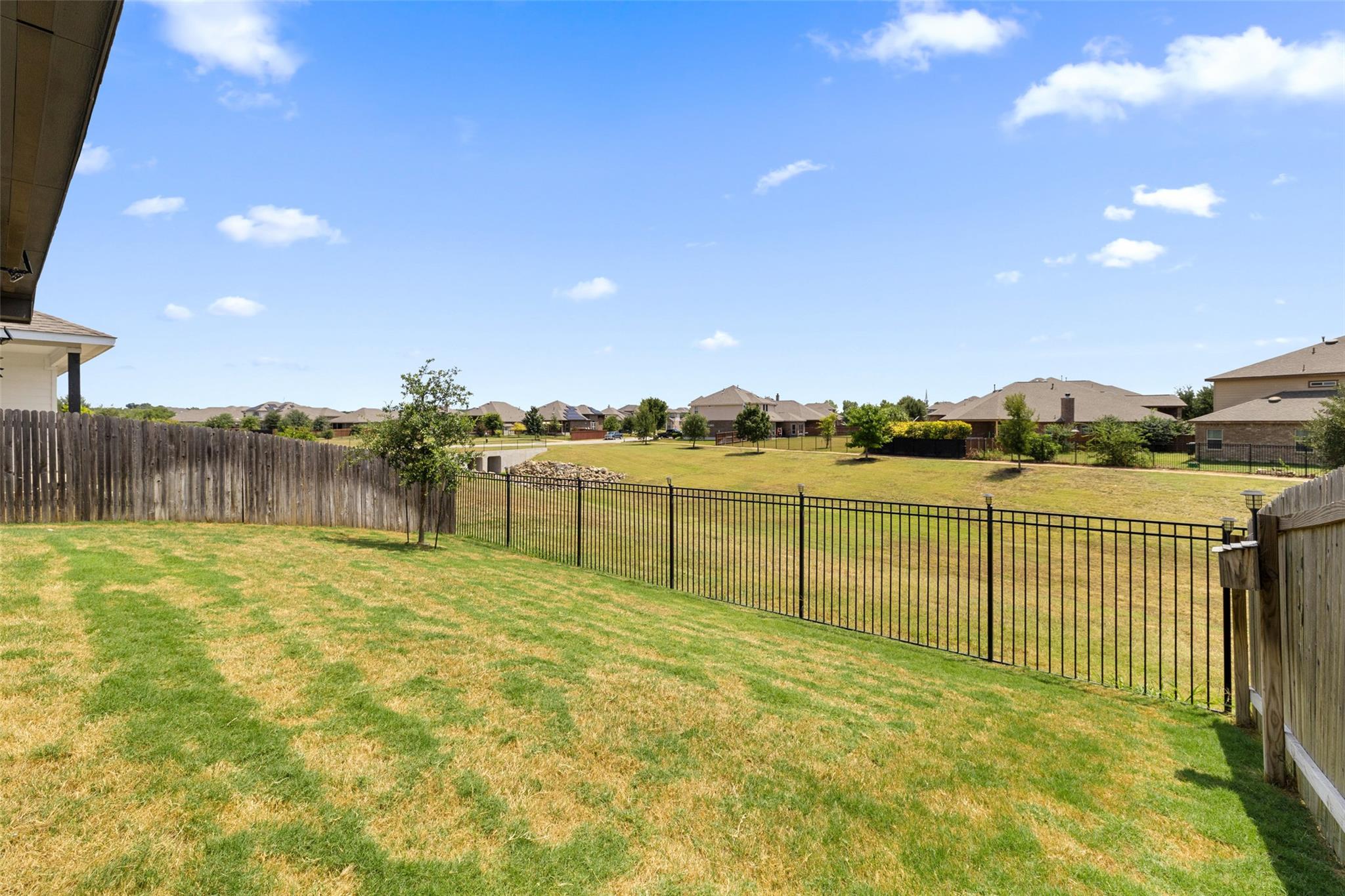 660 Blue Oak Blvd, San Marcos, TX 78666