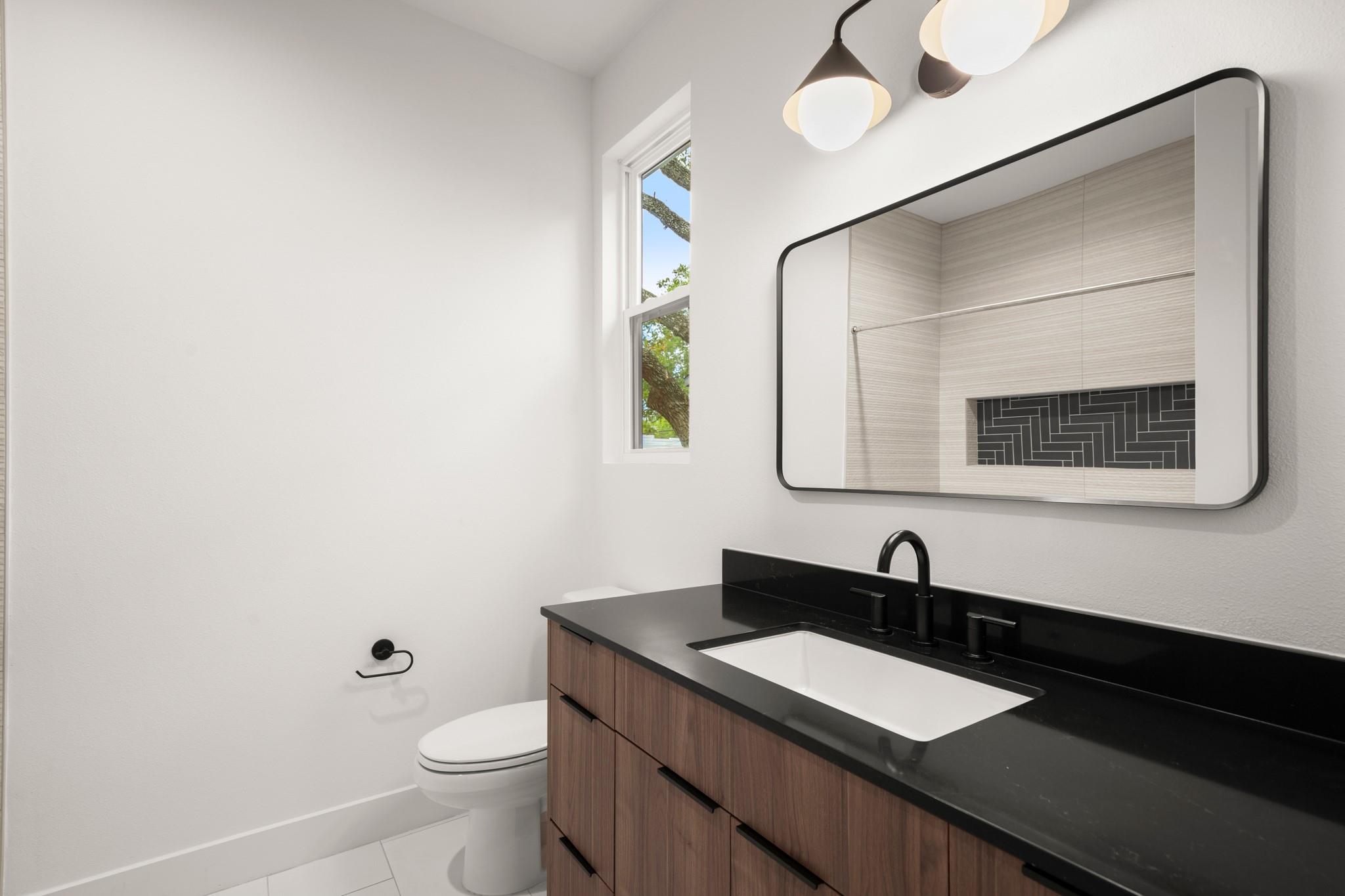 1402 Cotton St, Austin, TX 78702